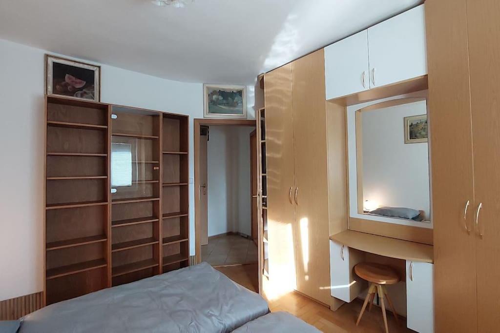 Klasicky Dum, 5 Loznic , 5 Bedrooms, Ferienhaus