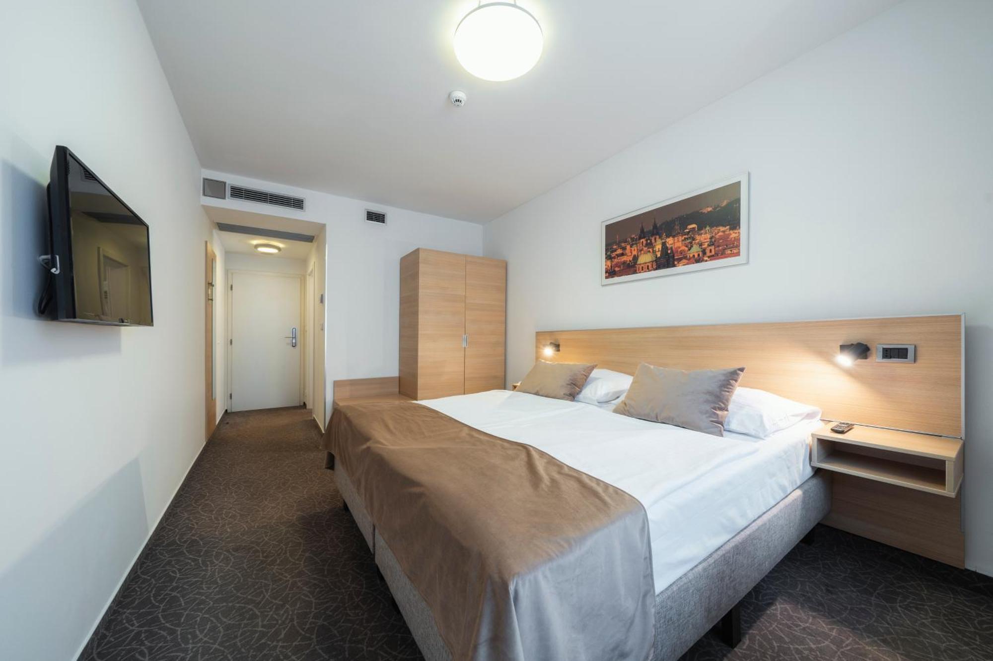 Ehrlich Otel