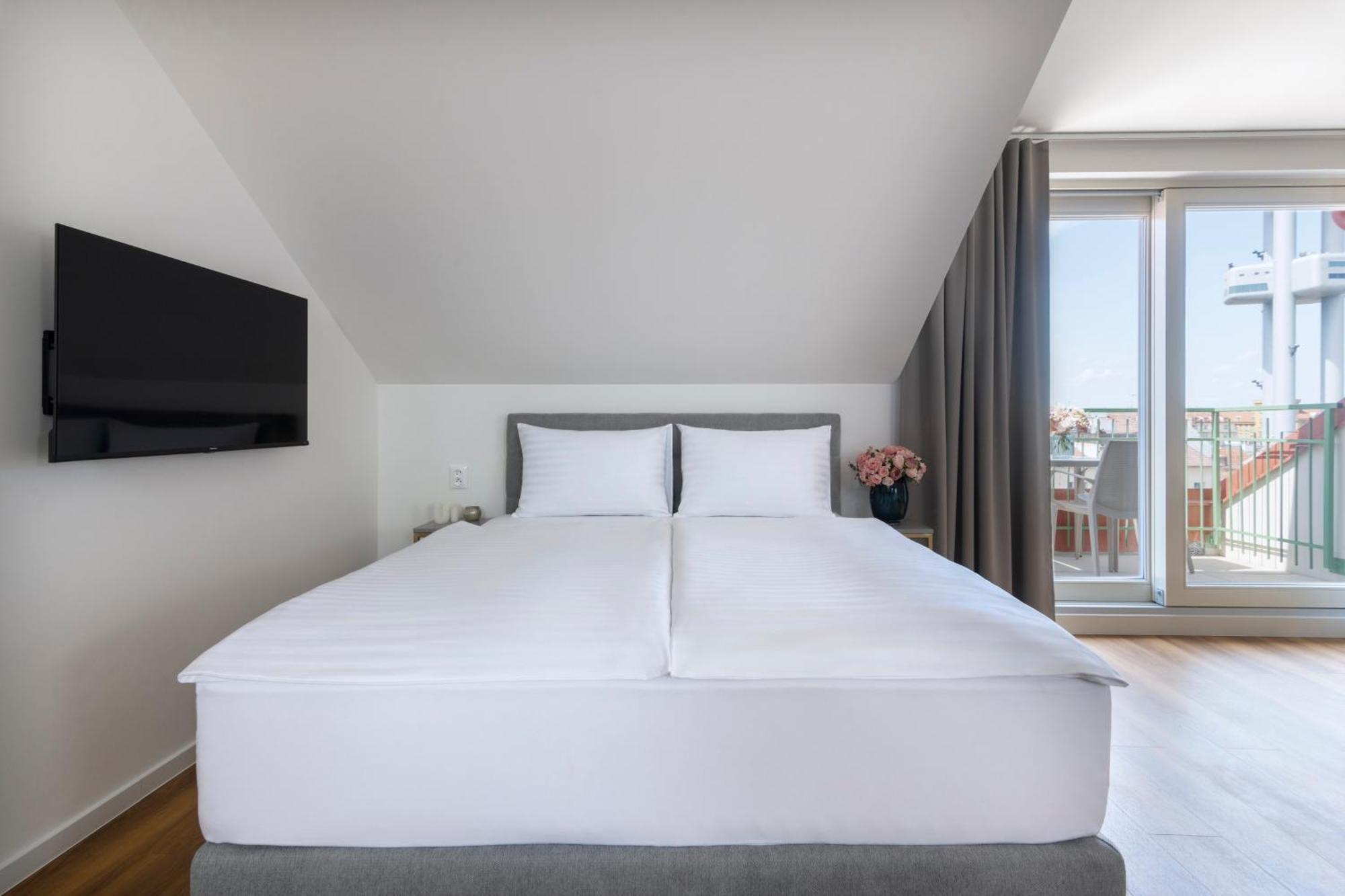 Encore Boutique By Dwellfort Praga