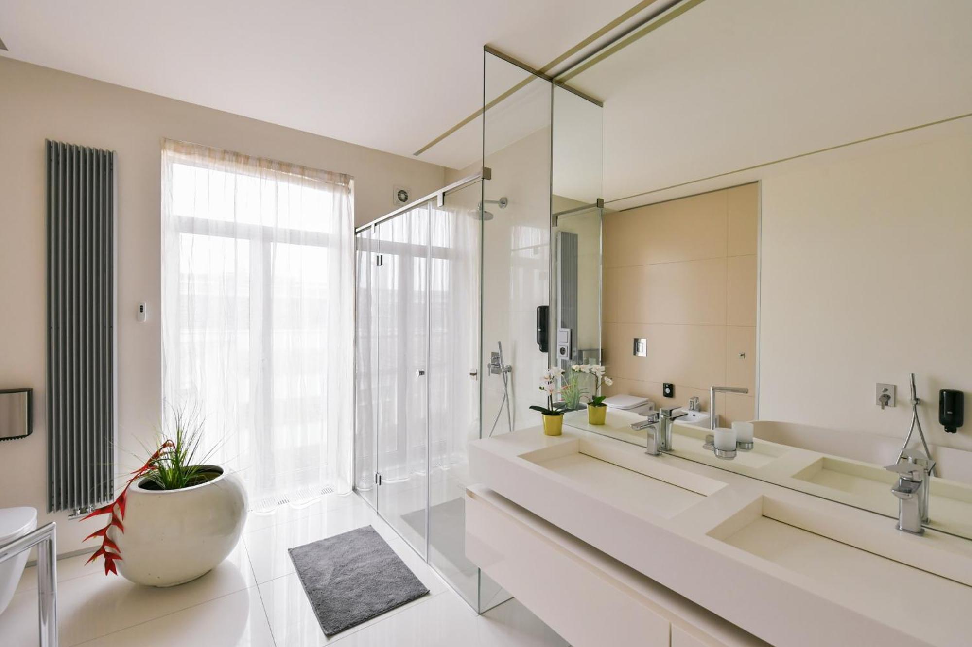Appartement Presidential Penthouse, 303m2, Jacuzzi On Terrace, Sauna, 6bdrm, 4bthrm, Ac, Lift *