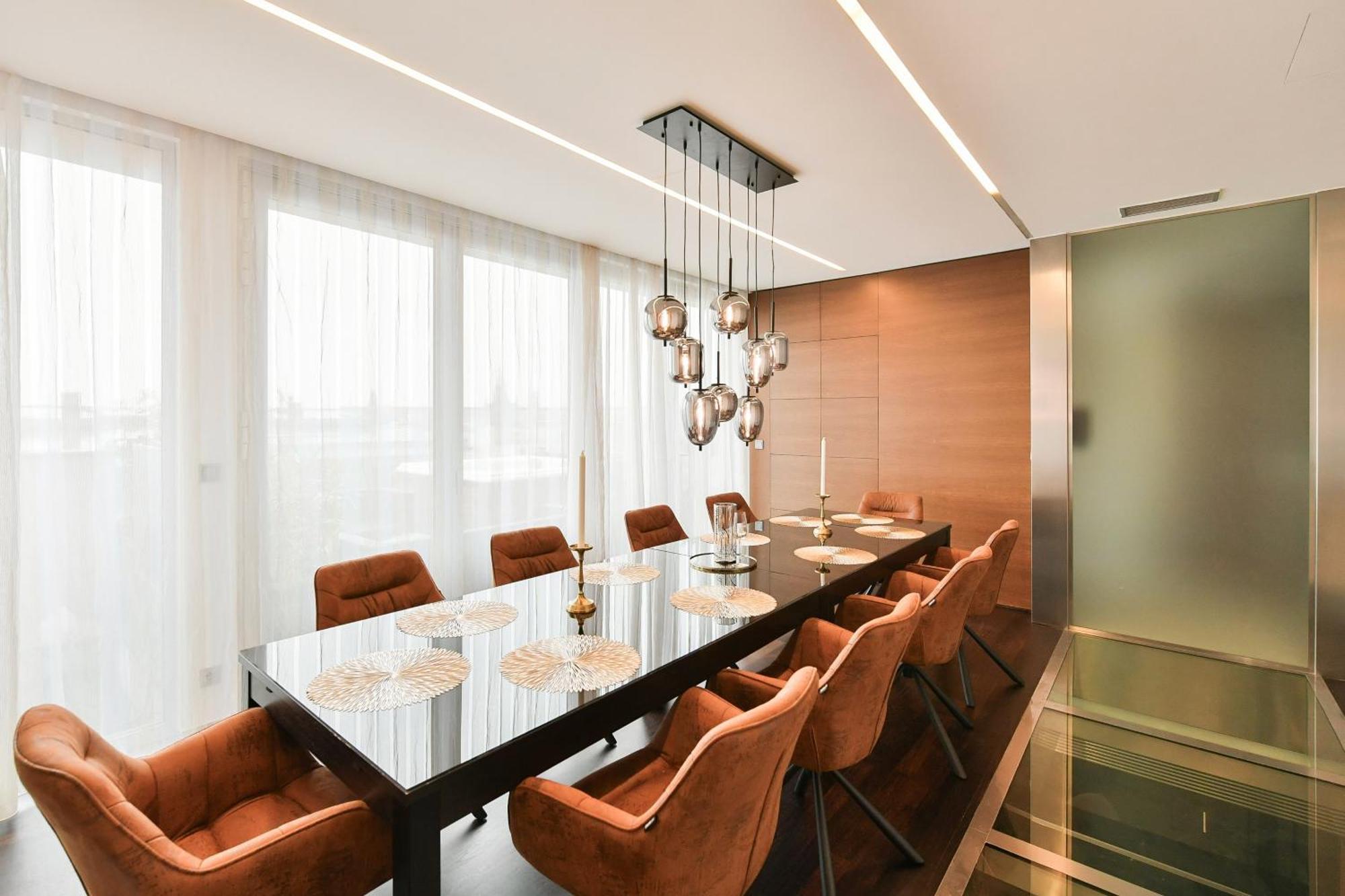 Presidential Penthouse, 303m2, Jacuzzi On Terrace, Sauna, 6bdrm, 4bthrm, Ac, Lift Appartement *