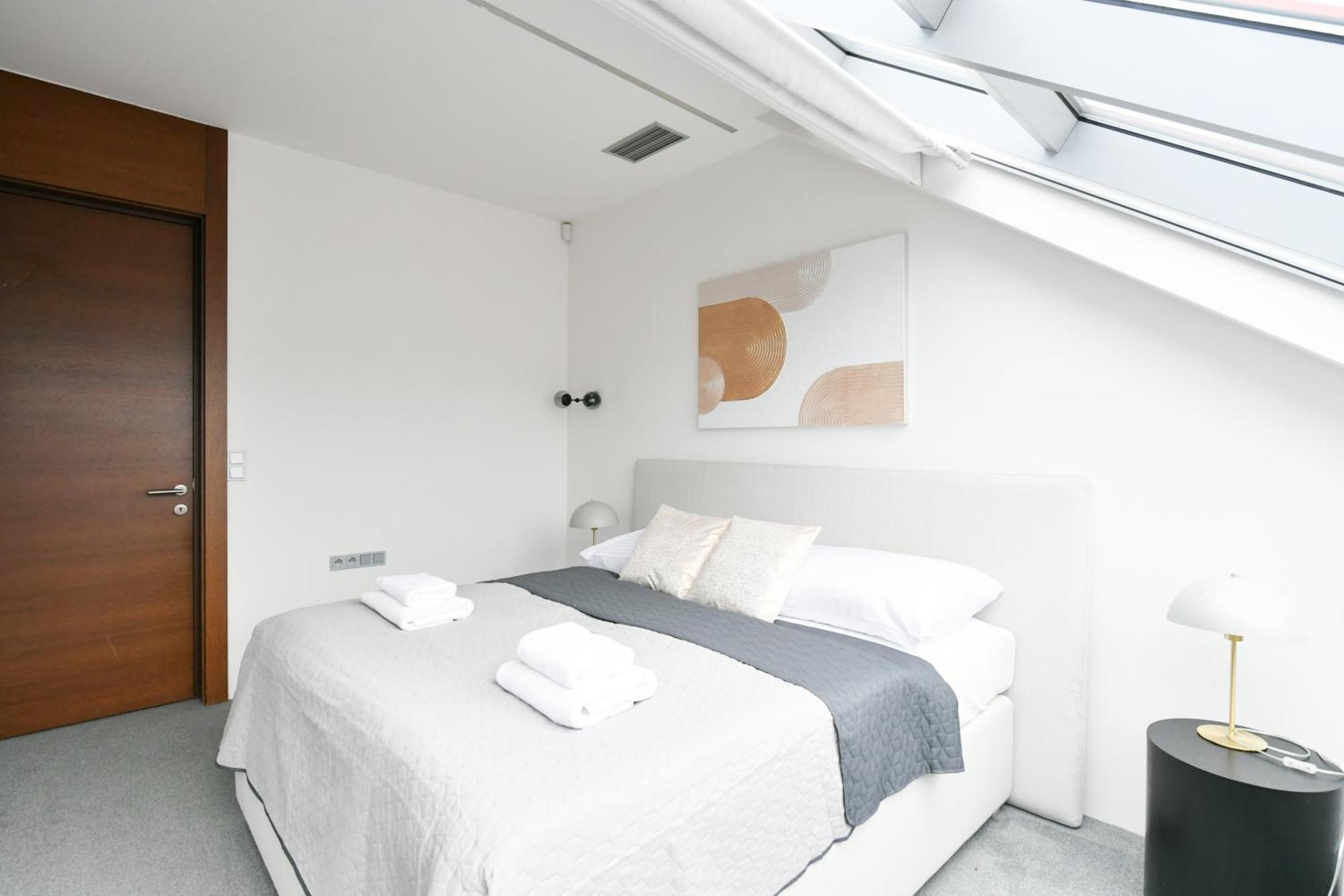 Appartement Presidential Penthouse, 303m2, Jacuzzi On Terrace, Sauna, 6bdrm, 4bthrm, Ac, Lift *