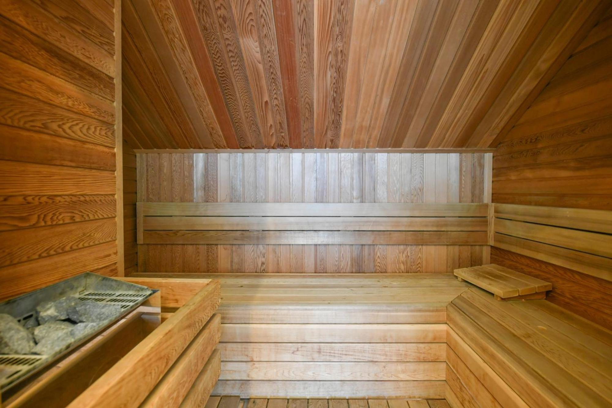 Appartement Presidential Penthouse, 303m2, Jacuzzi On Terrace, Sauna, 6bdrm, 4bthrm, Ac, Lift