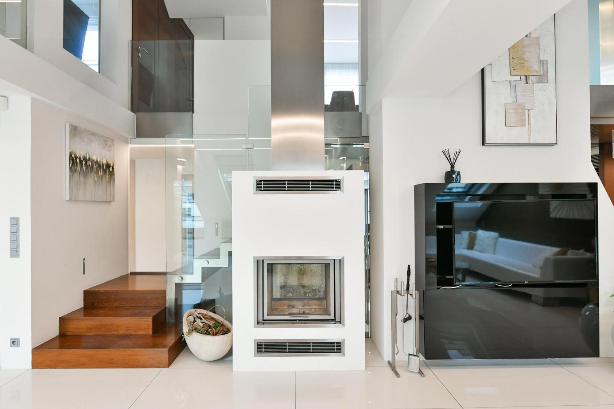 Apartment Presidential Penthouse, 303m2, Jacuzzi On Terrace, Sauna, 6bdrm, 4bthrm, Ac, Lift Prague