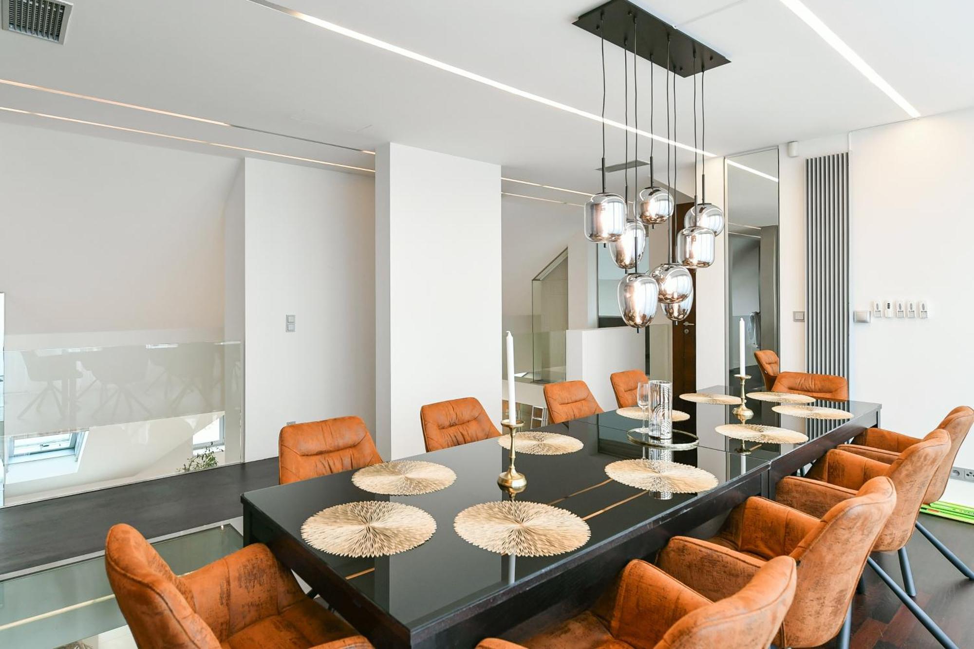 Appartement Presidential Penthouse, 303m2, Jacuzzi On Terrace, Sauna, 6bdrm, 4bthrm, Ac, Lift