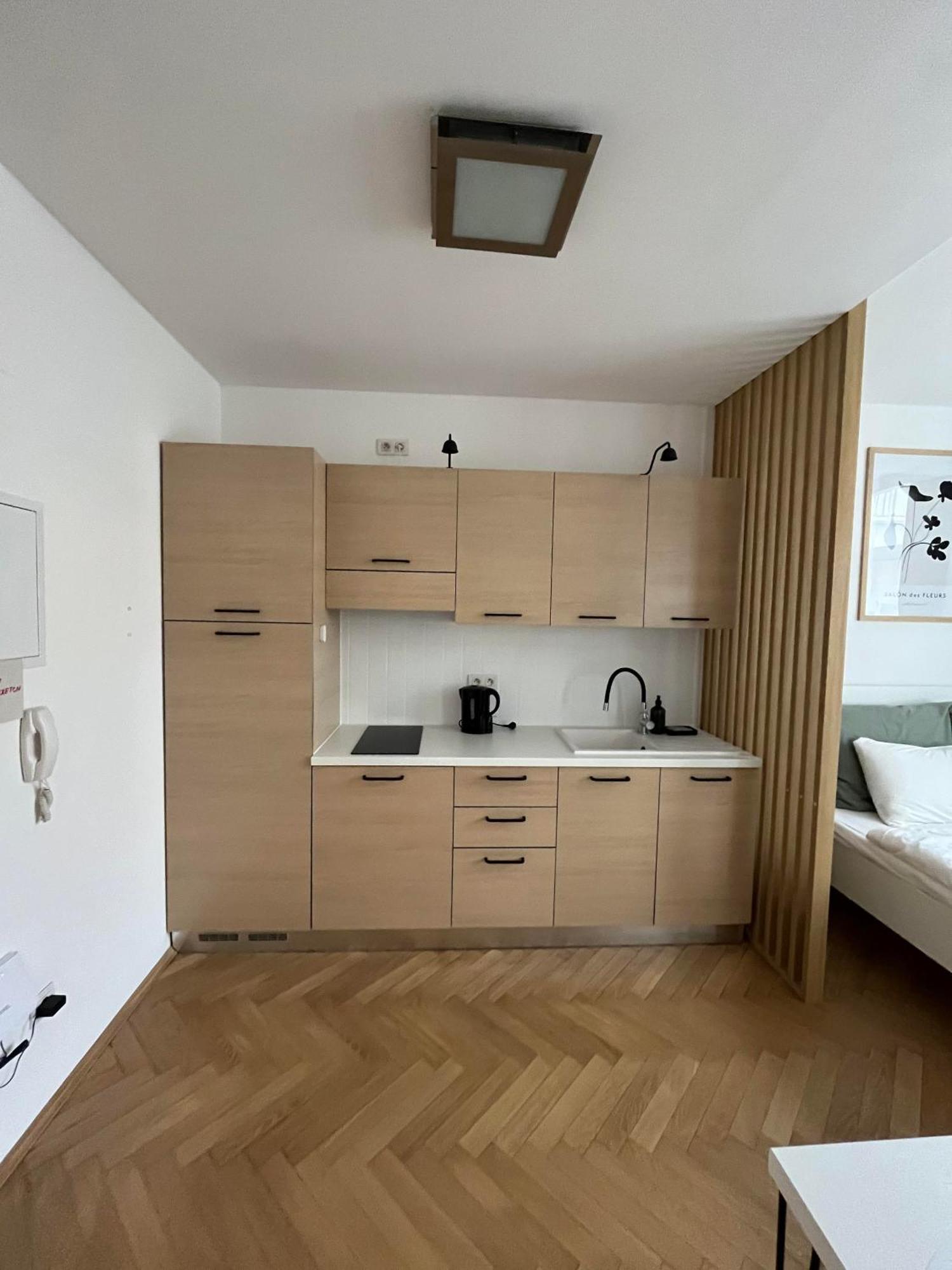Brand New Studio In The Center Apartment *