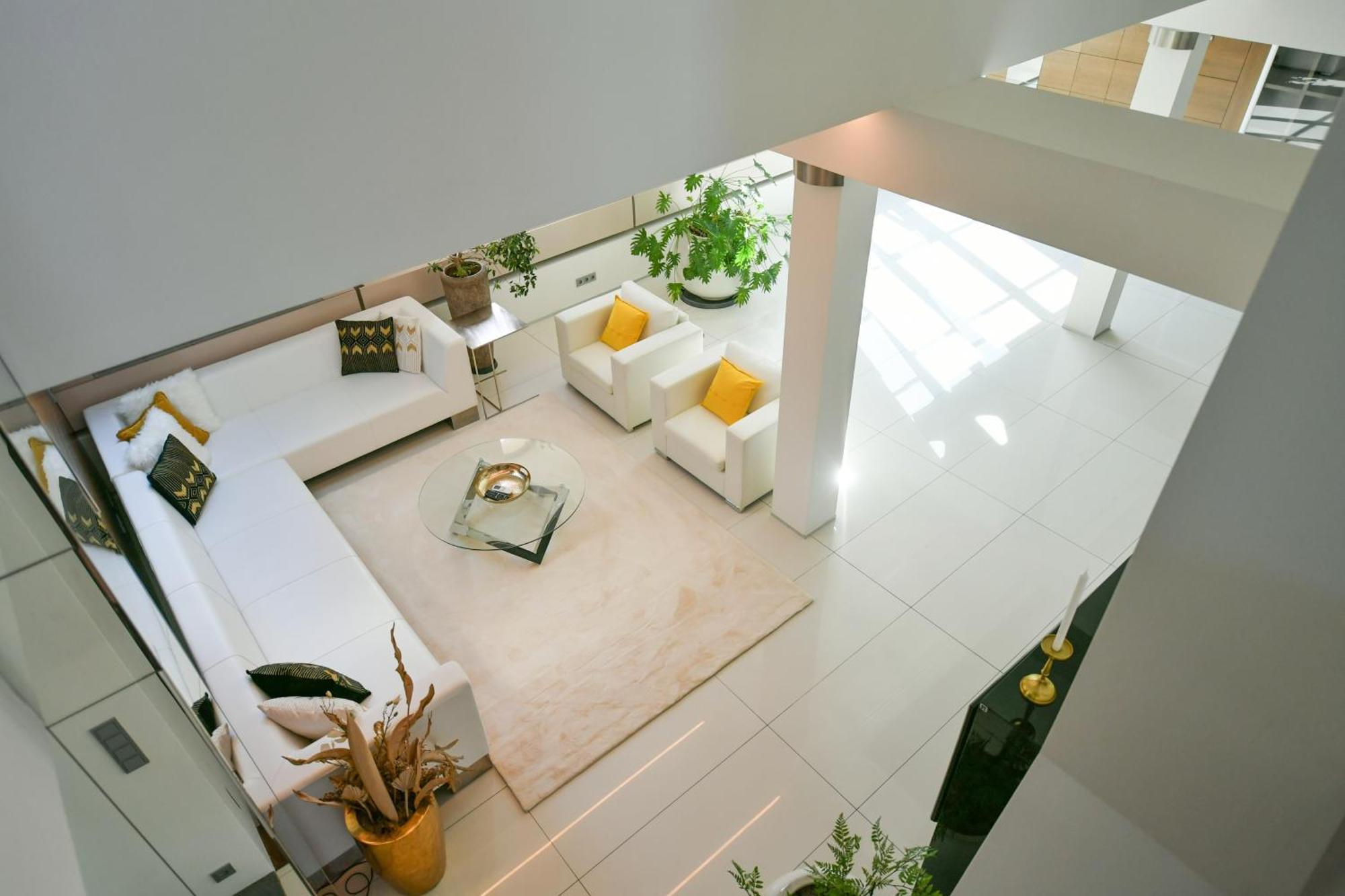 Presidential Penthouse, 303m2, Jacuzzi On Terrace, Sauna, 6bdrm, 4bthrm, Ac, Lift * Prague