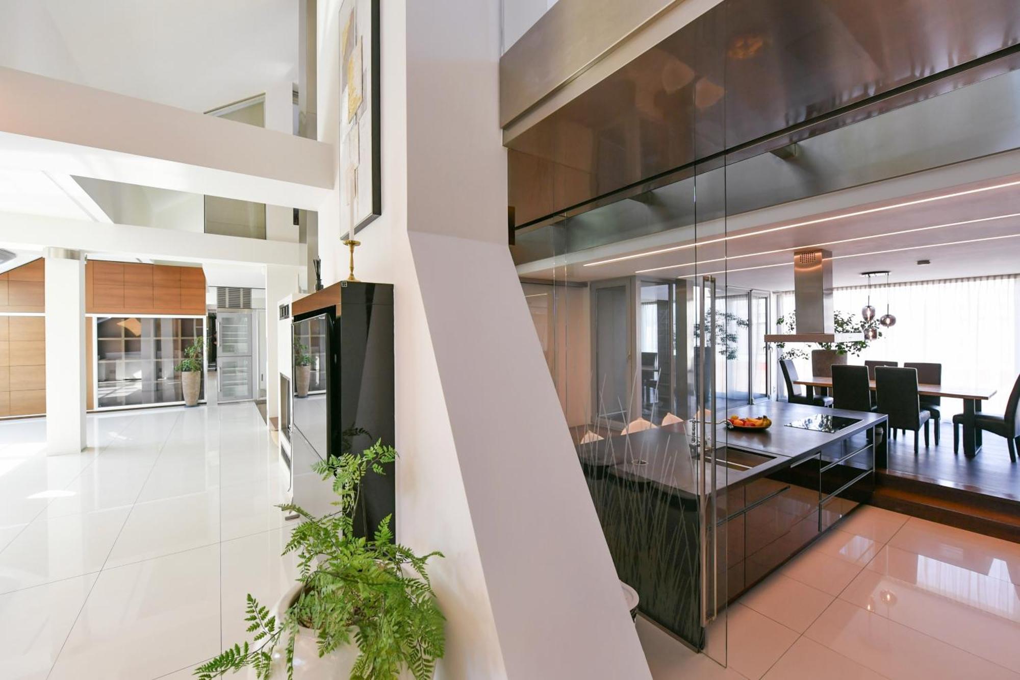 Appartement Presidential Penthouse, 303m2, Jacuzzi On Terrace, Sauna, 6bdrm, 4bthrm, Ac, Lift *