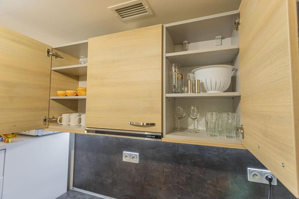Flat With Bathtub & Balcony, Only 12min Centrum, 200mb Wifi *