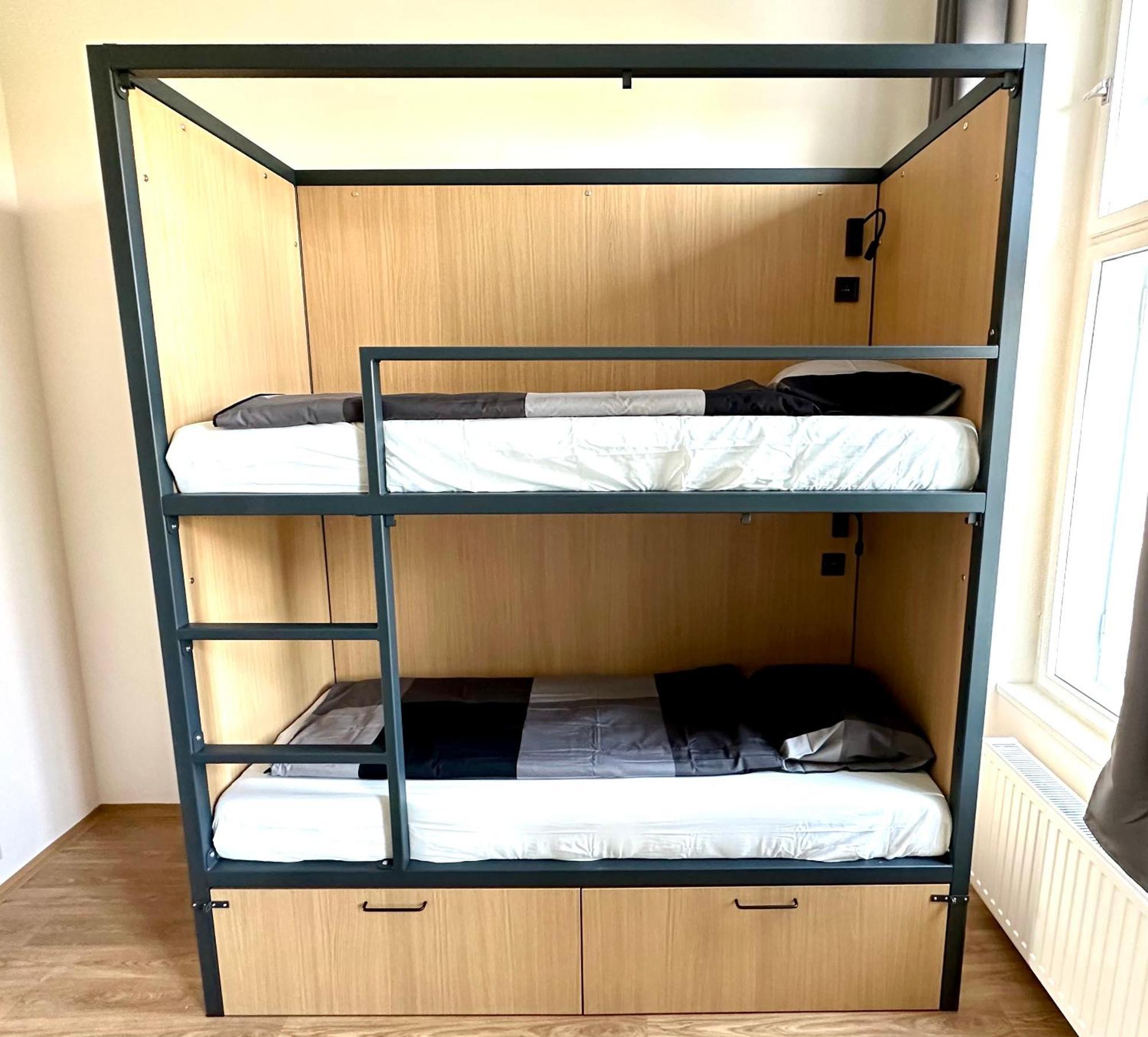 Hostel Onefam Arbes Prague
