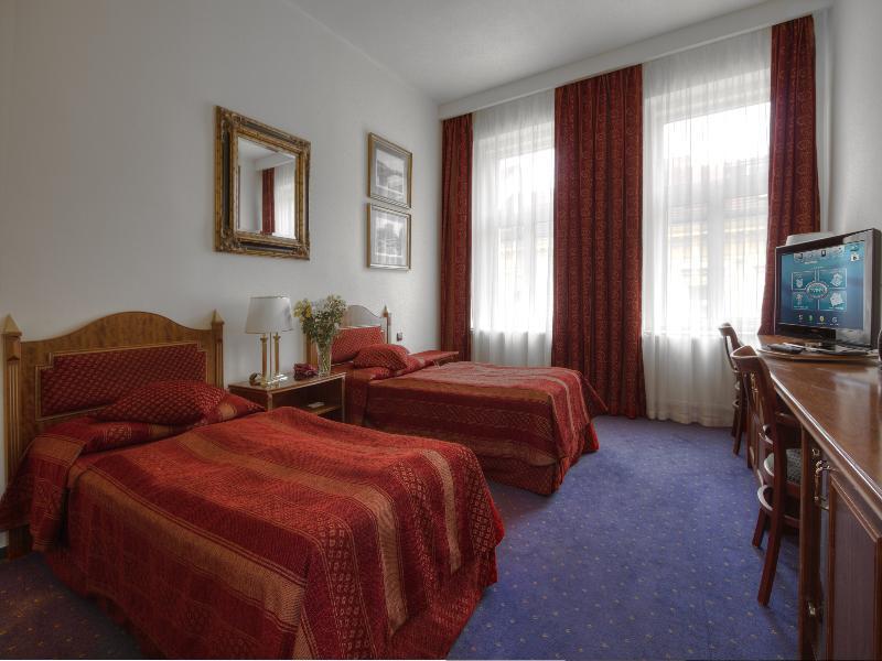 Ariston Hotel 4*