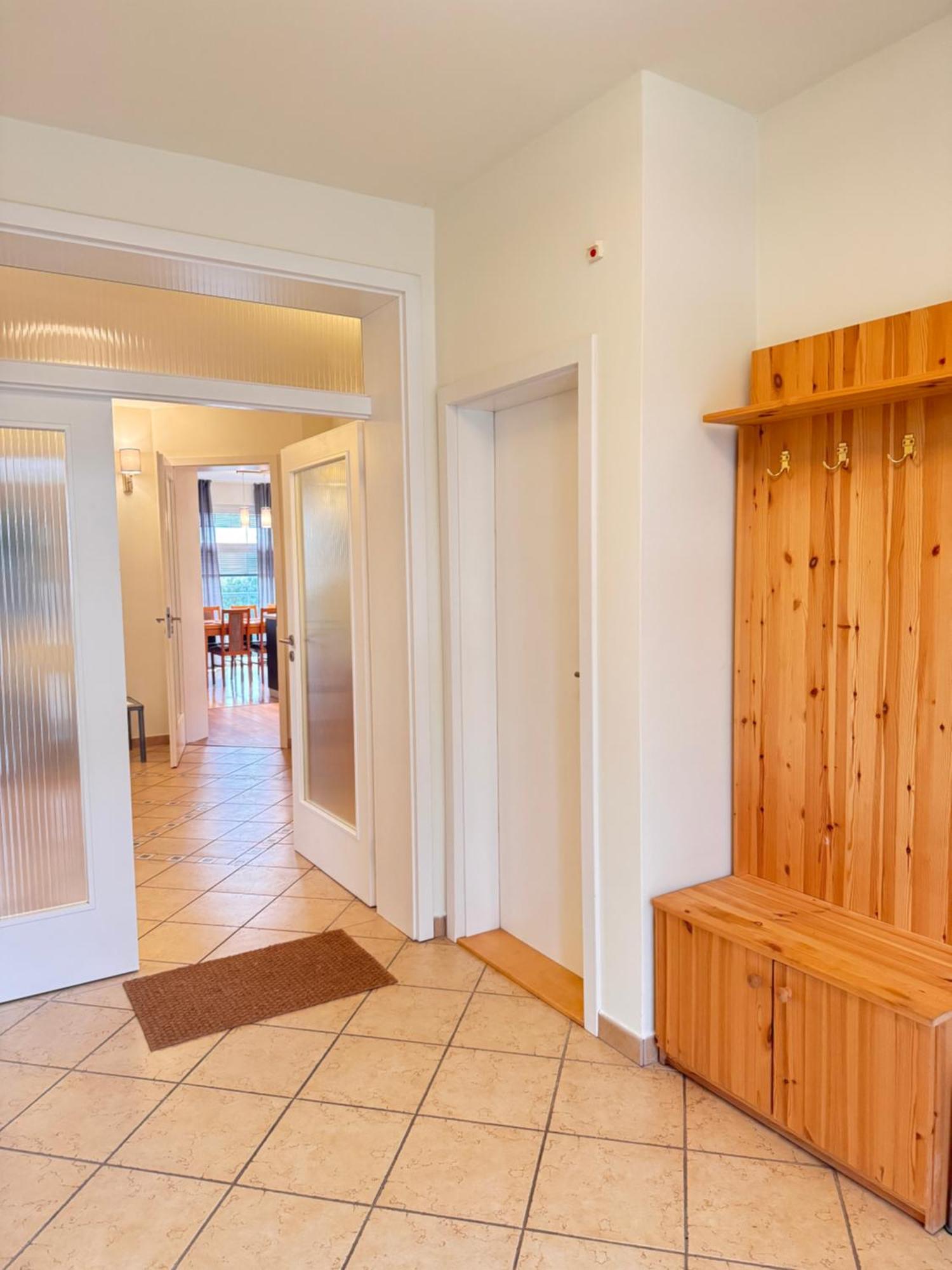 Diamondvilla, 4 Bedroom Apartment, Garden & Appartement Prague