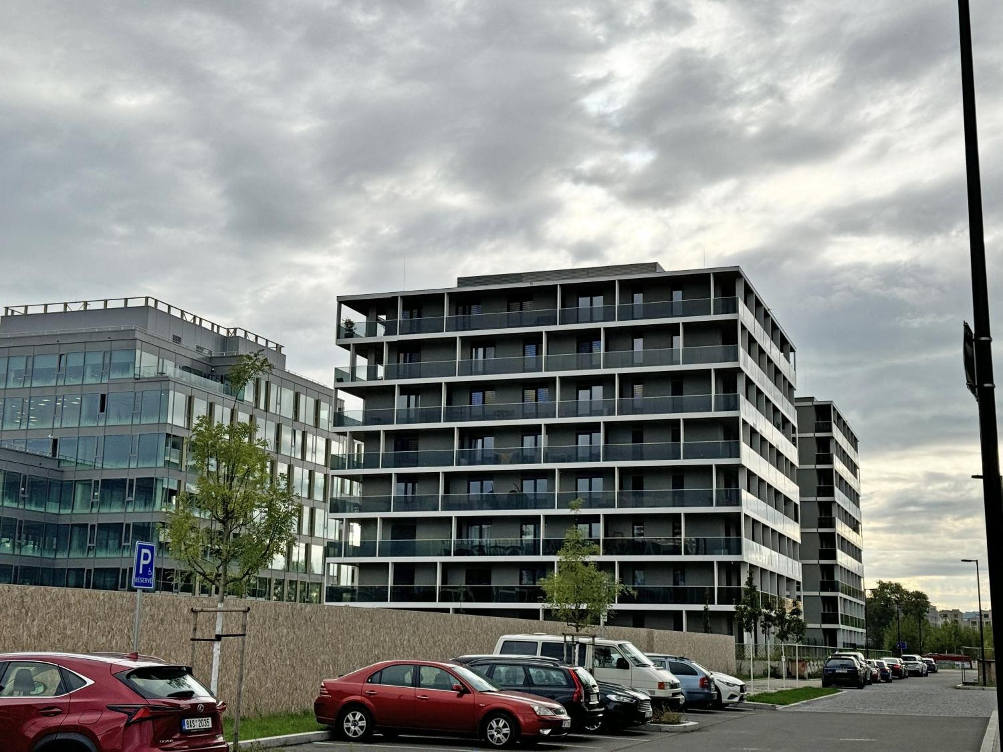 New Studio, King Bed, Free Parking, Terrace * Prag
