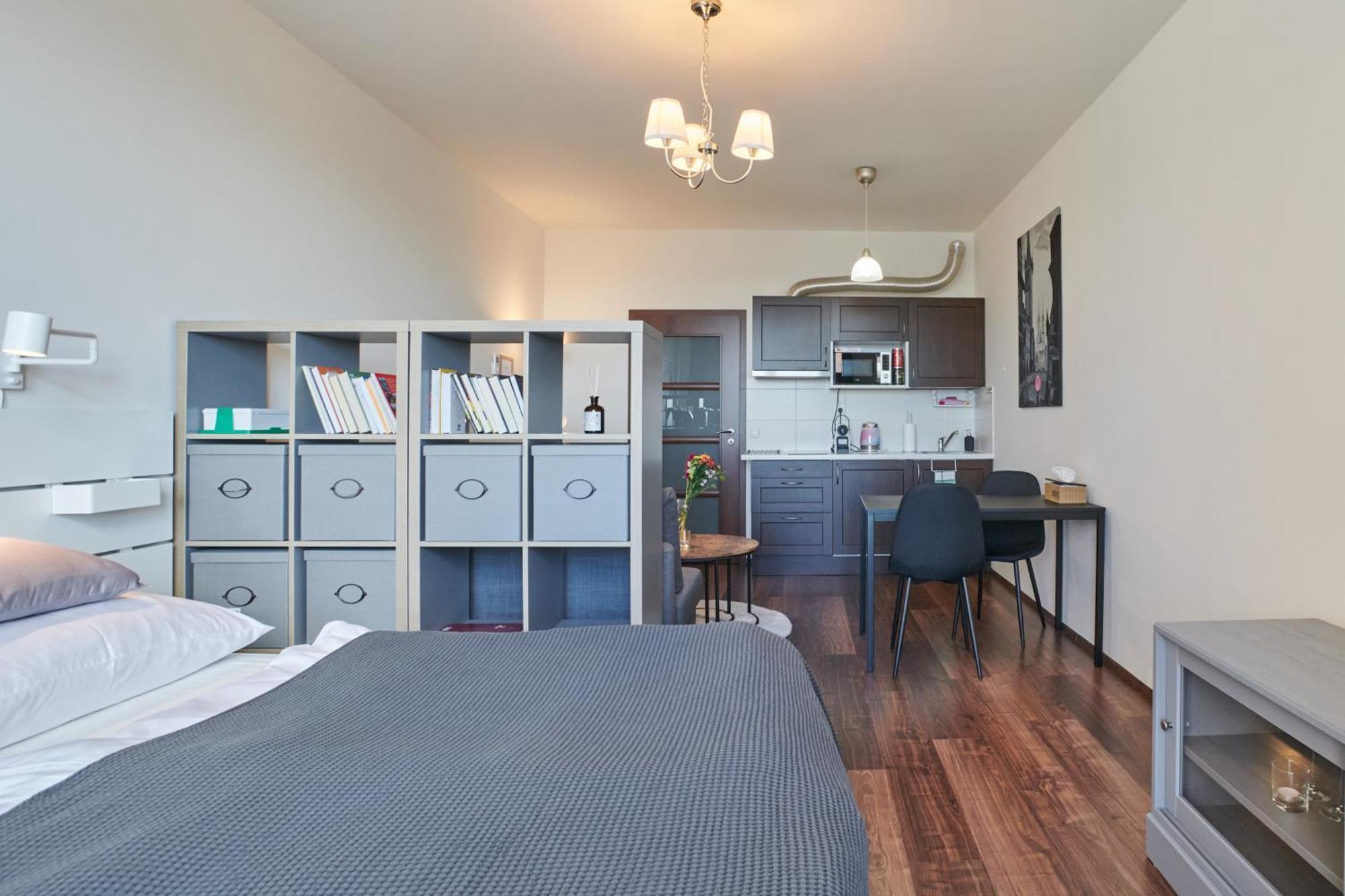 Daire High-sky O2 Arena With Garage Parking And Ac