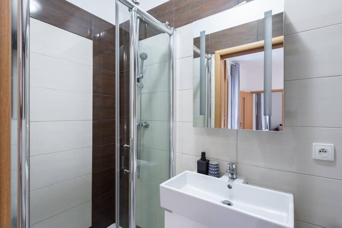 Apartment Charming Spacious In Prague