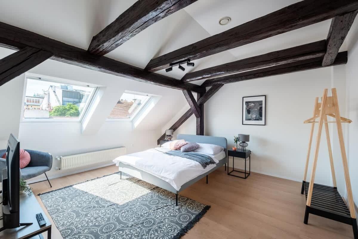 Zen & Stylish Attic Daire Prag