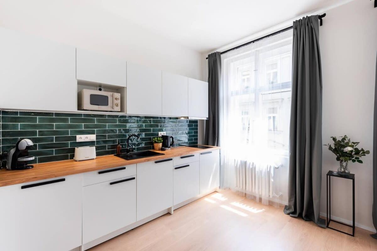 Unique Old Town 2br Oasis With Sofa Bed Apartment