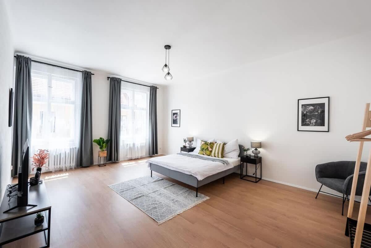 Apartment Unique Old Town 2br Oasis With Sofa Bed