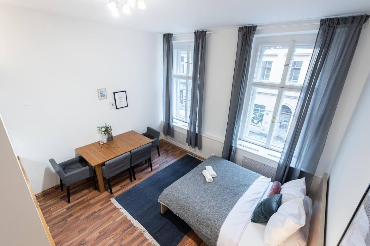 Modern Loft Getaway Prague