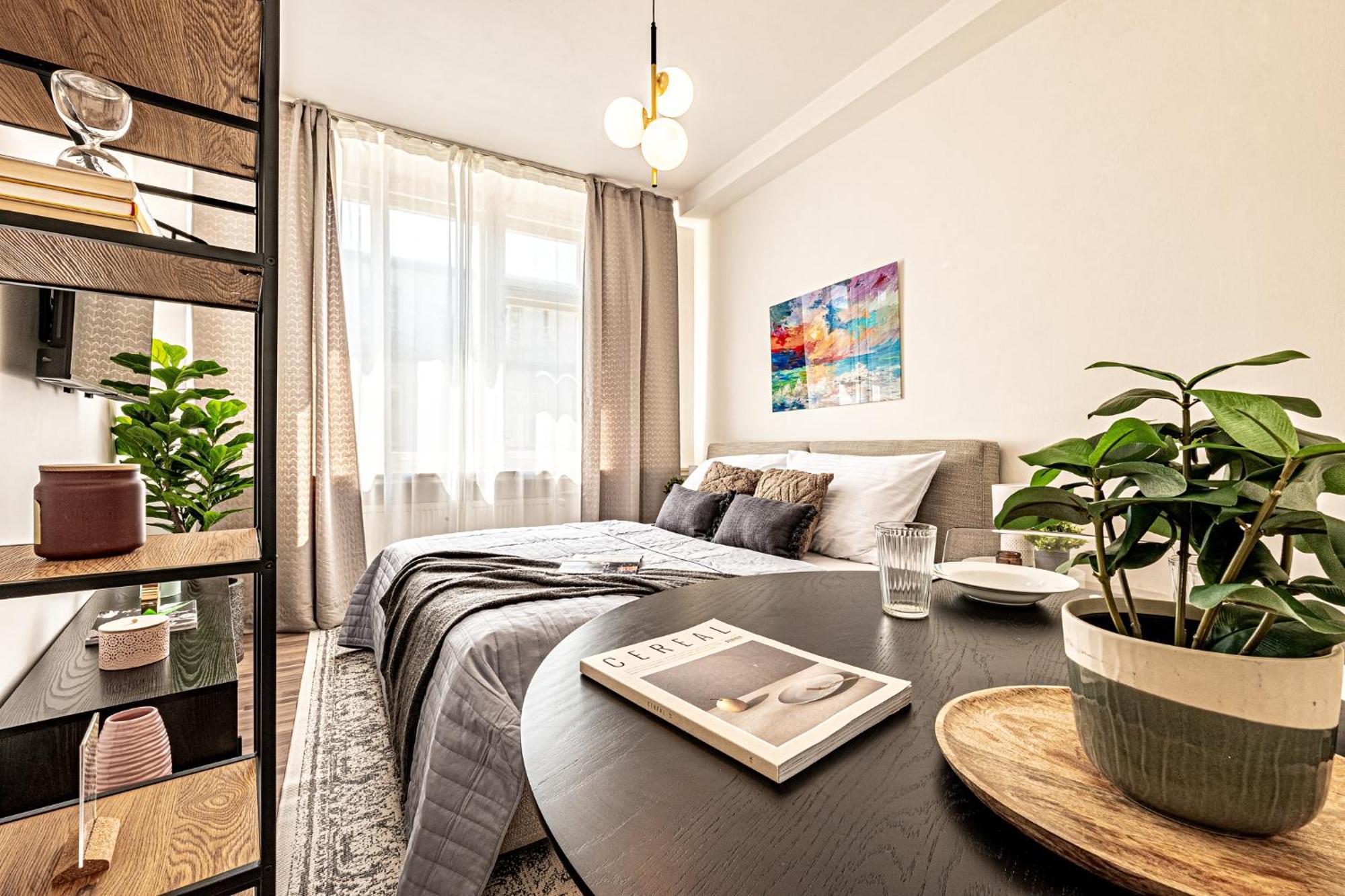 Days - - New Town Apartment *
