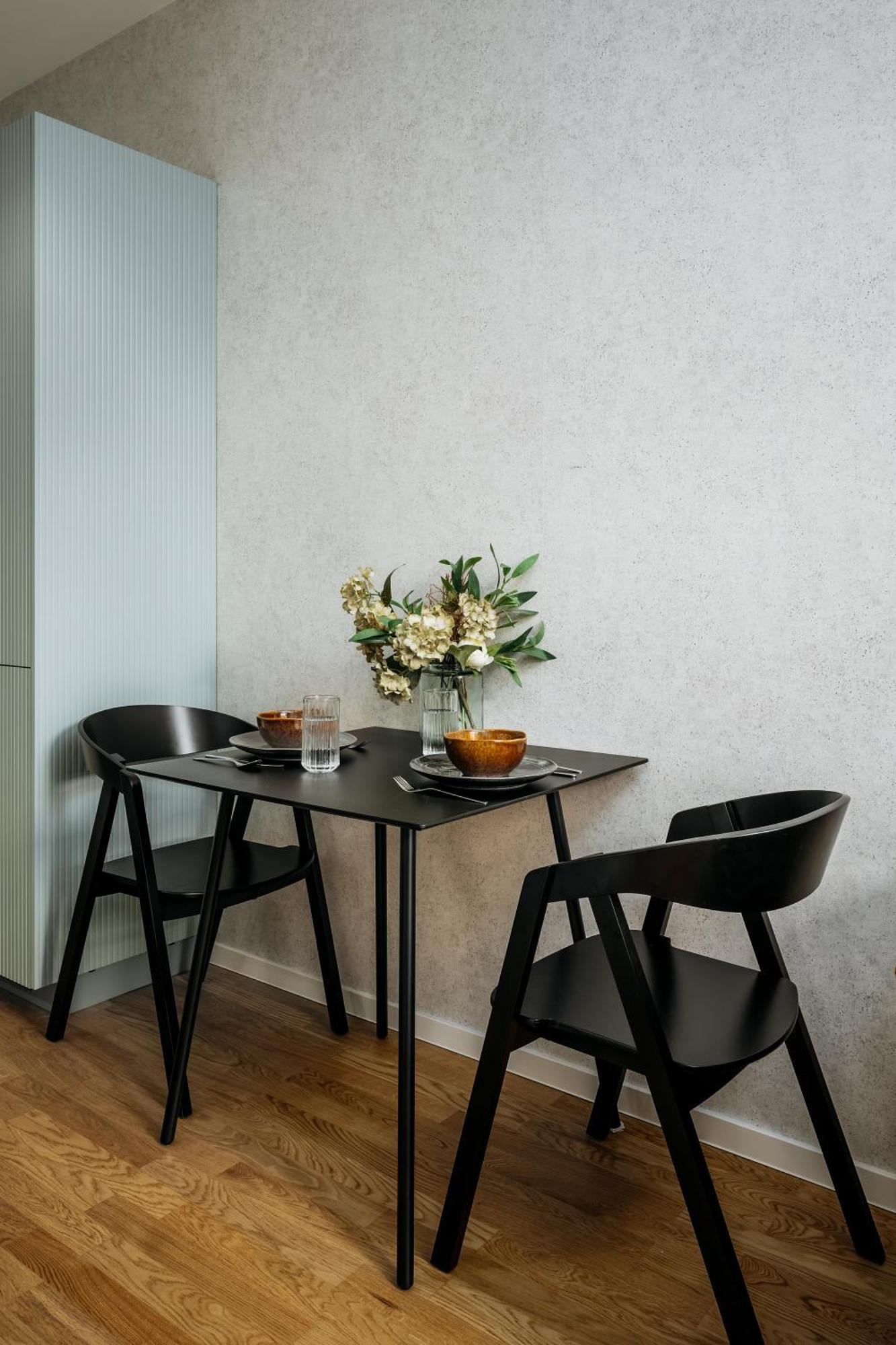 Days - - Easy Access Prague