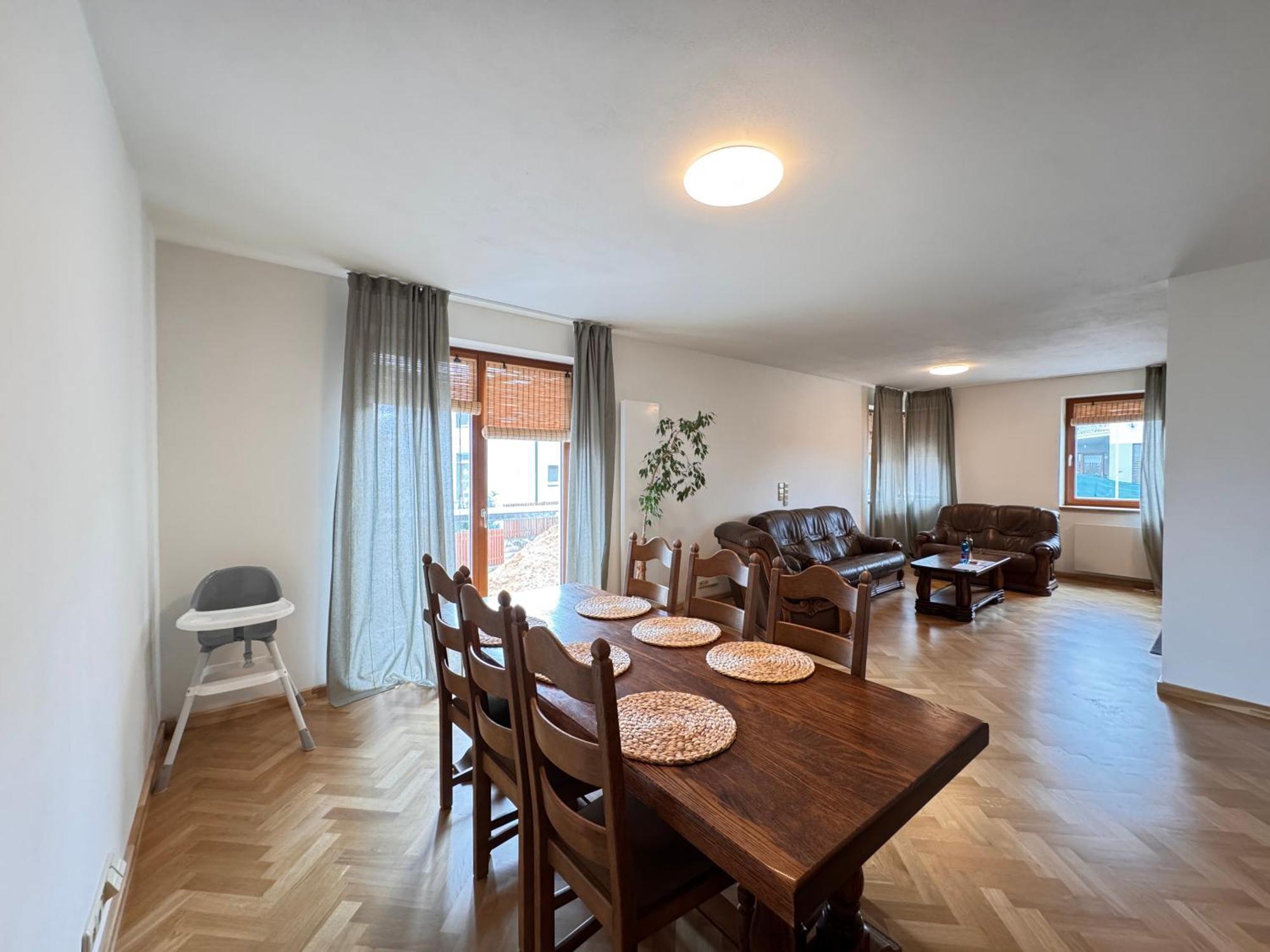 Daire Familyvilla, New 4 Luxury Big Apartments, Parking *