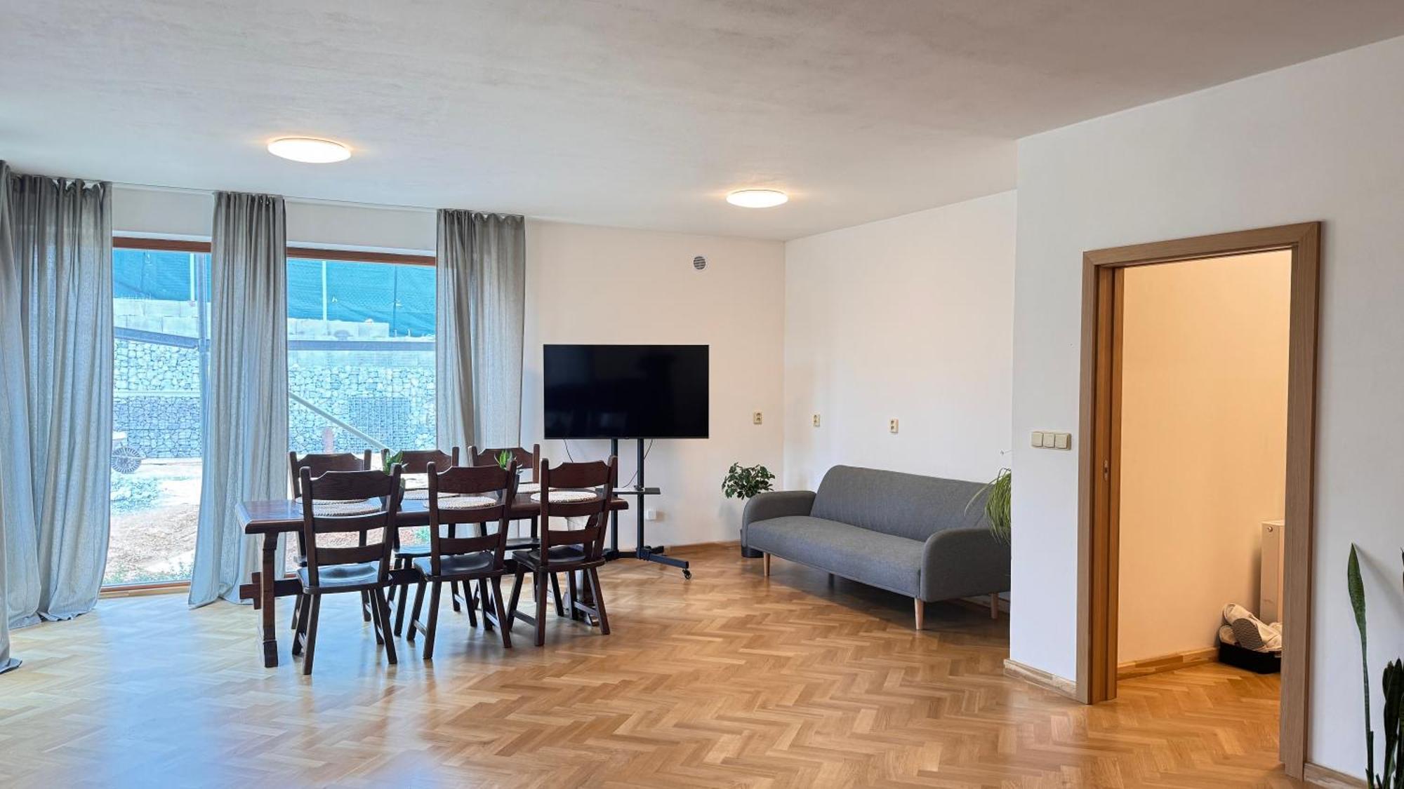 Familyvilla, New 4 Luxury Big Apartments, Parking Daire *