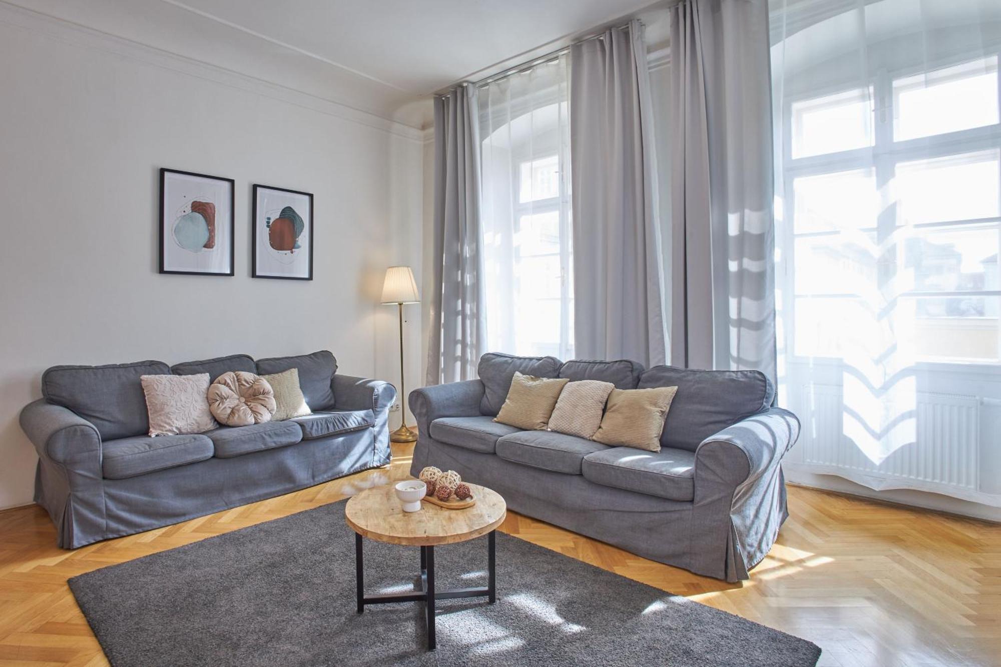 Charles Bridge Apart Otel *