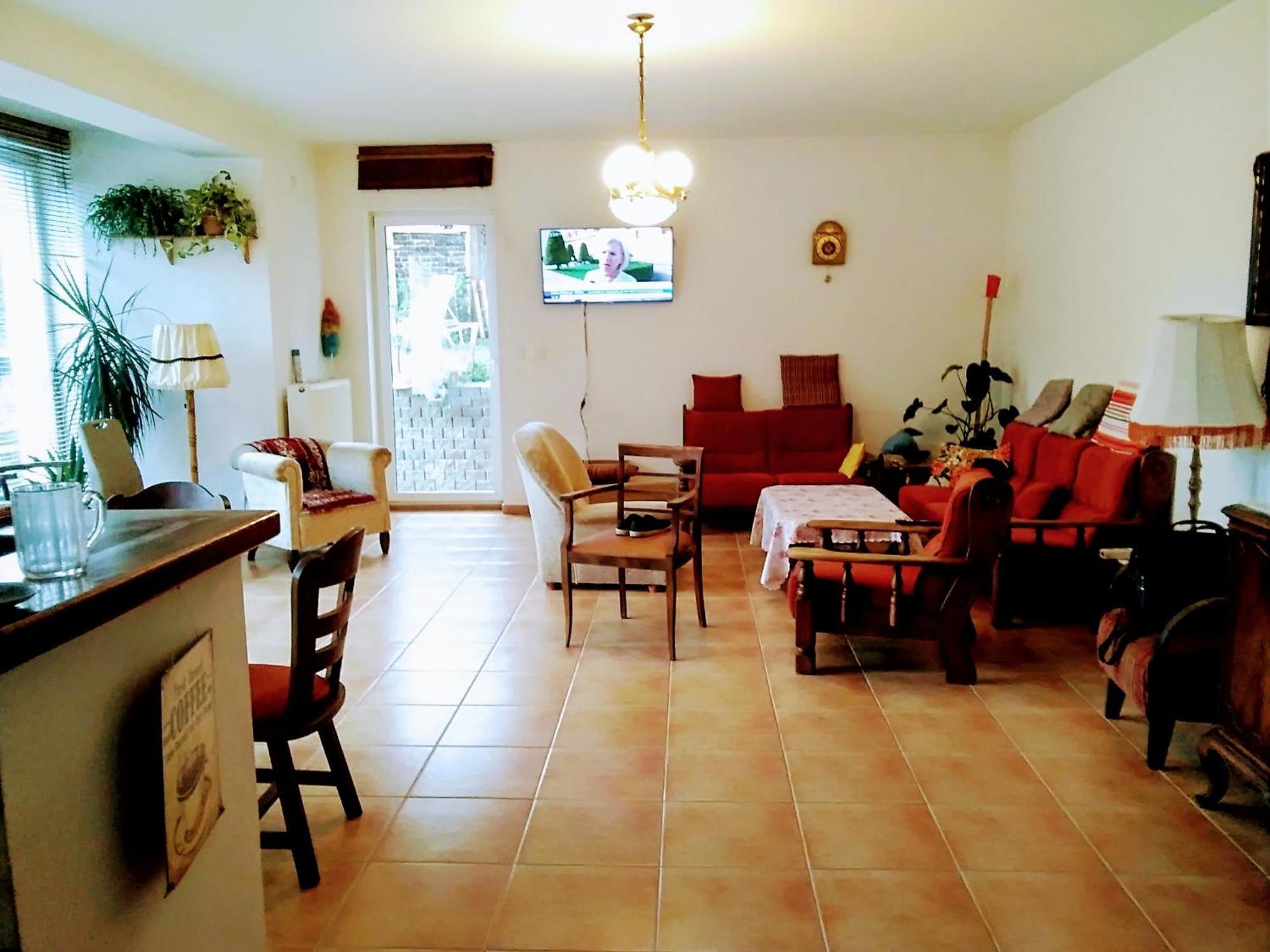 Charlie Retro-modern Design Guest house