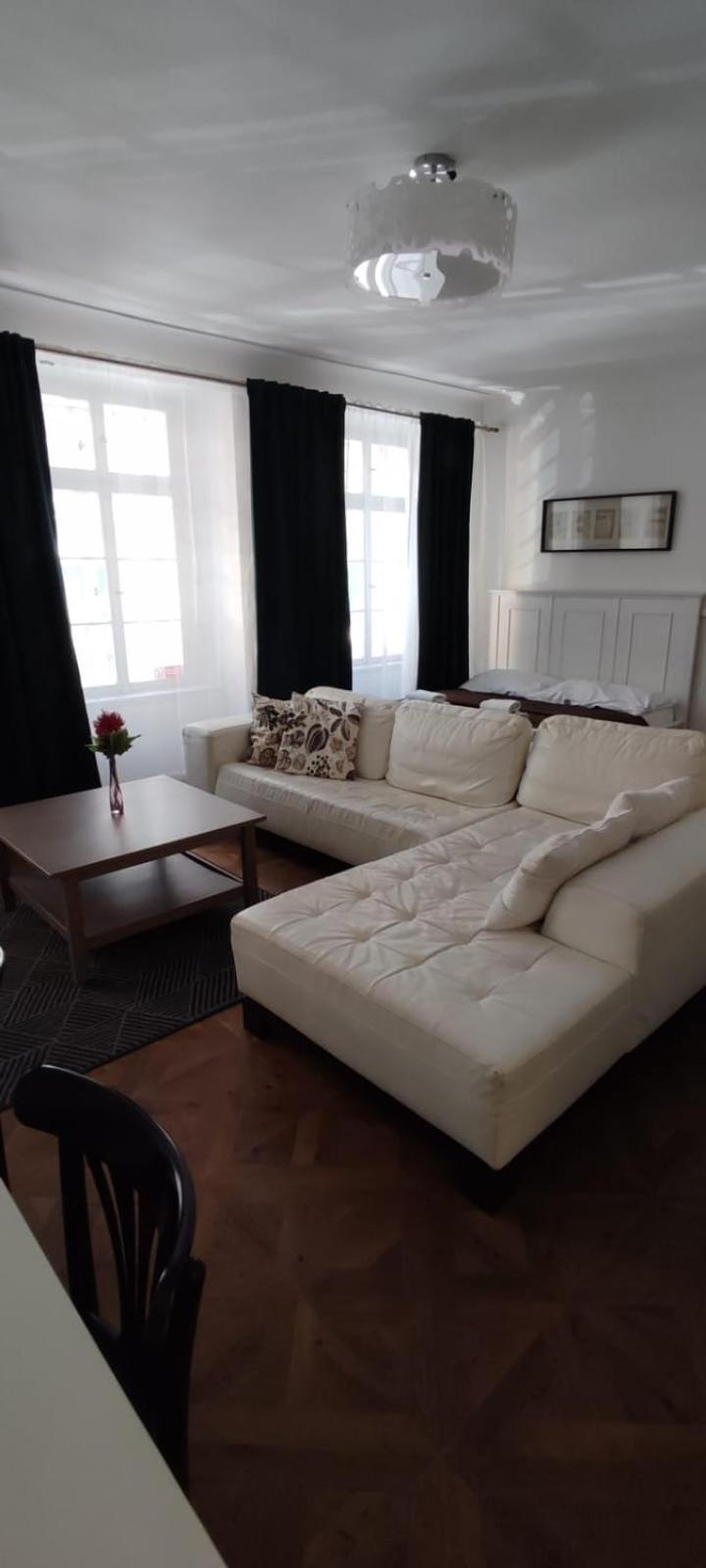 Apartment U Obecniho Dvora - Old Town *