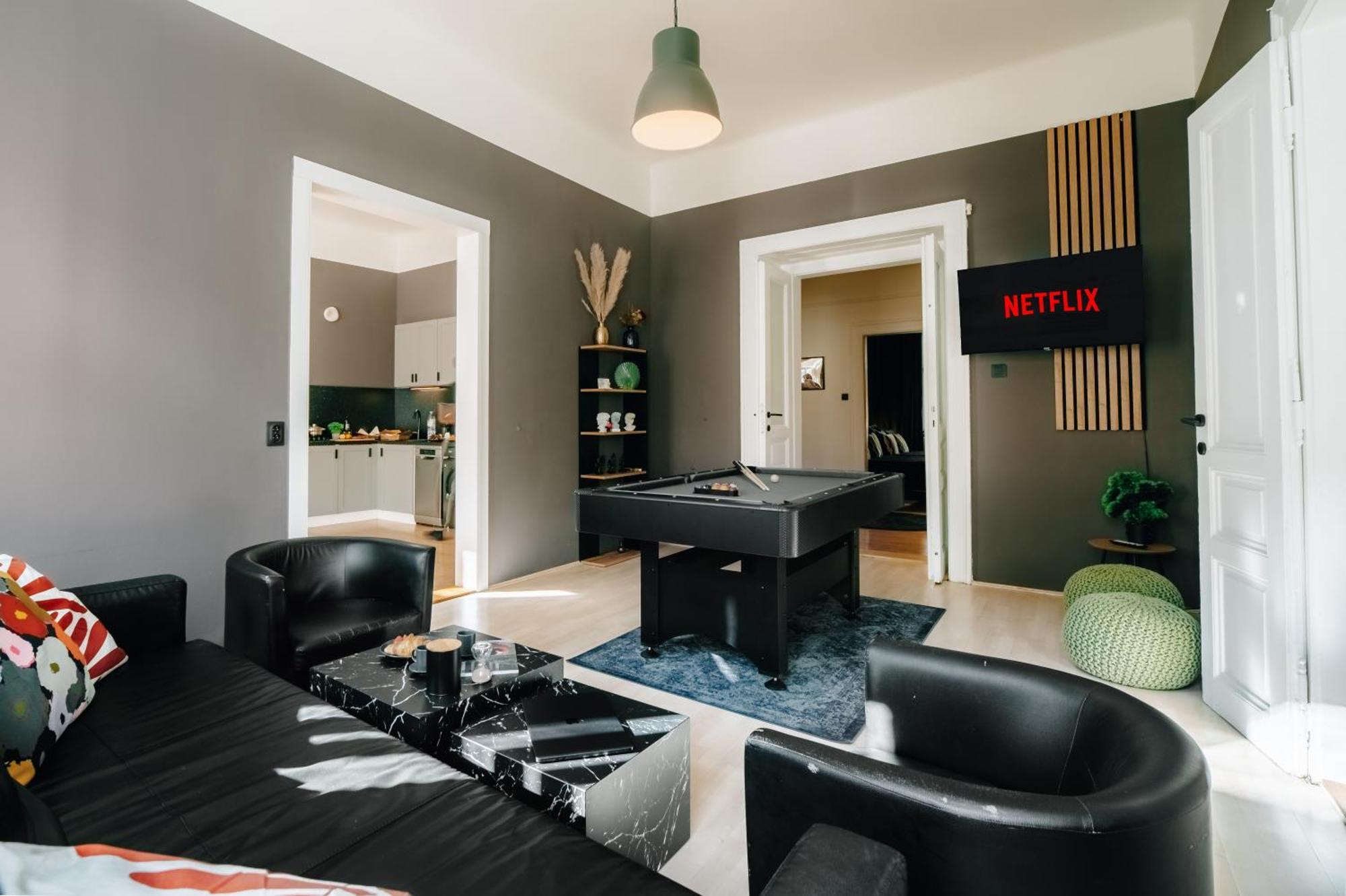 Cinema Billiard & Foosball - Centre Apartment Prague
