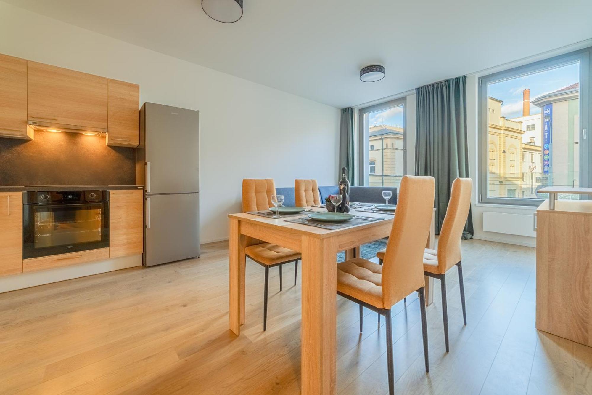 Premium Woodsy With Parking Garage By Rentez * Prague