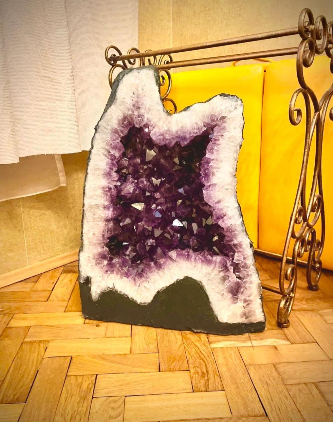 Amethyst Apartment *
