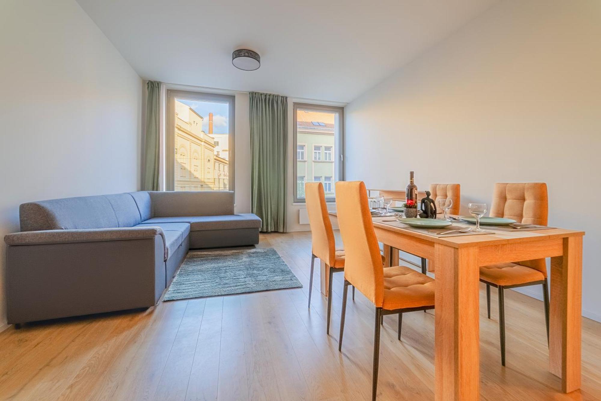 Premium Woodsy With Parking Garage By Rentez Appartement