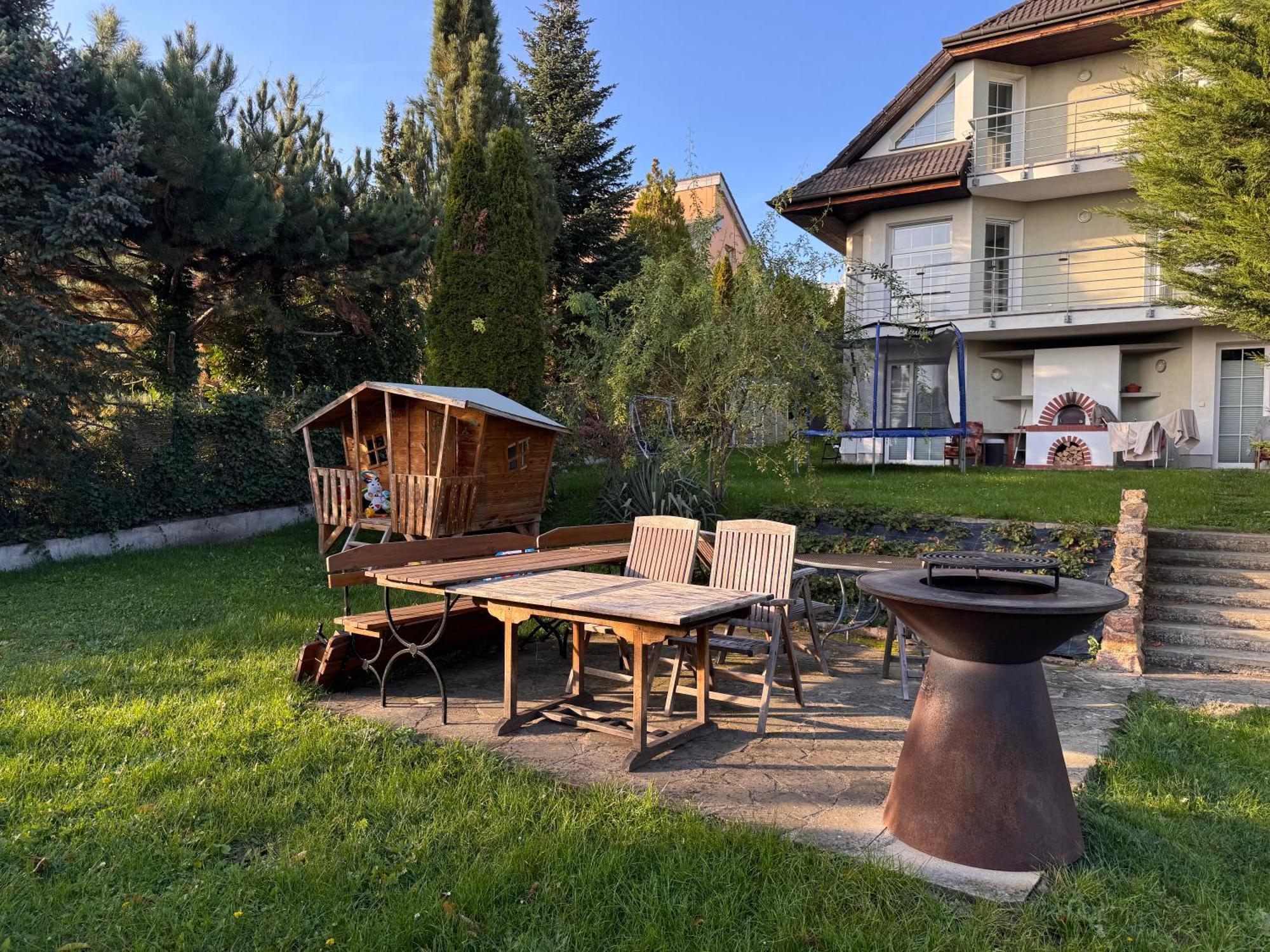 Appartement Diamondvilla, 4 Bedroom Apartment, Garden & Prague
