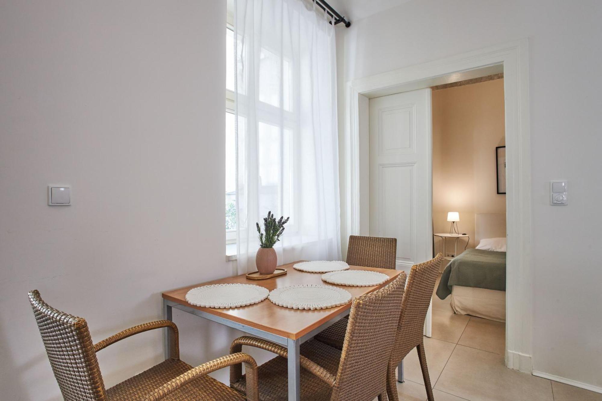 Wenceslas Square Apart Otel Prag