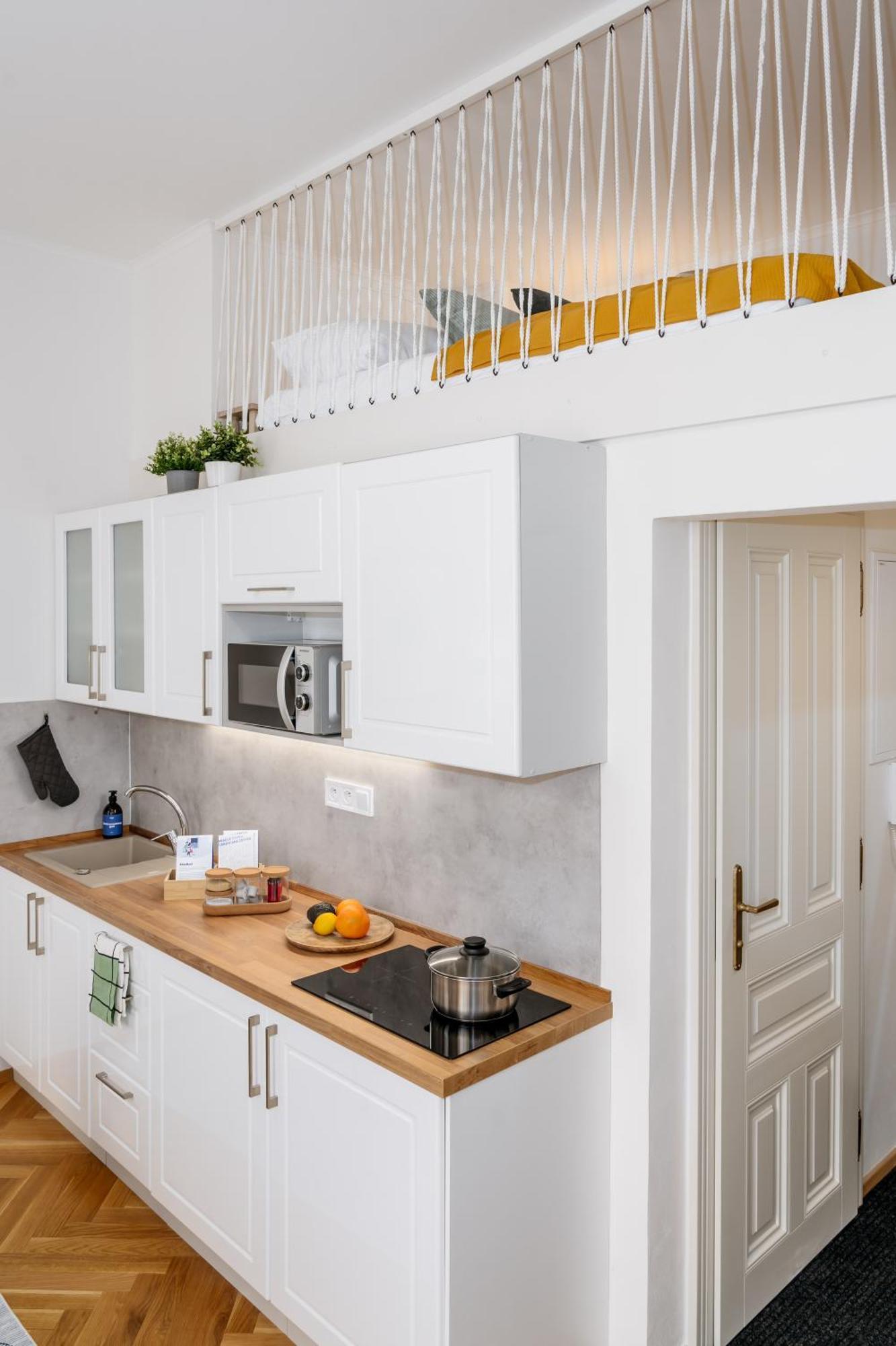 Days - Fully Equipped - Wenceslas Square Apartment Prague