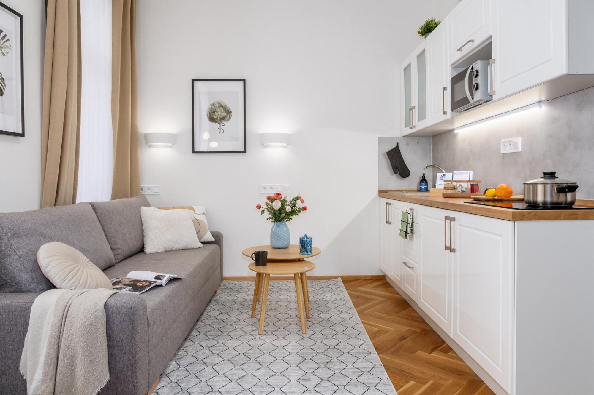 Days - Fully Equipped - Wenceslas Square Apartment