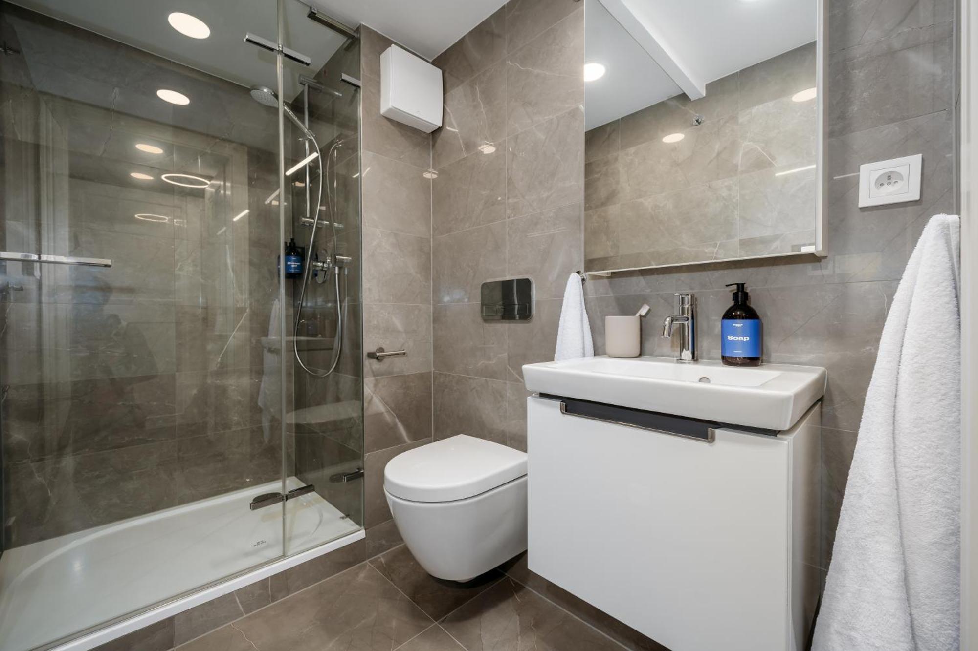 Days - Fully Equipped - Wenceslas Square Apartment Prague
