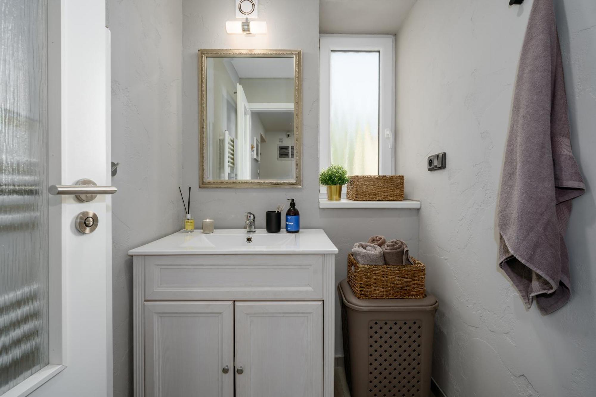 Days - 2bdr - Quiet Area - Workspace * Prague