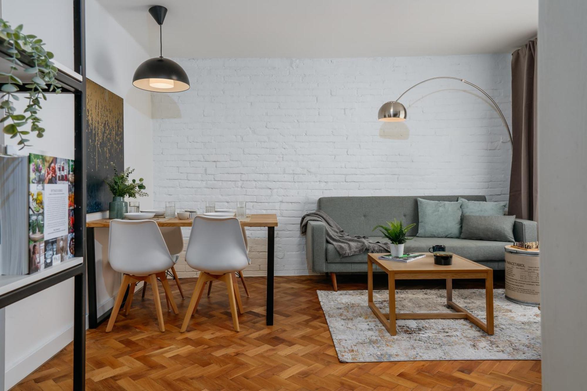 Days - 2bdr - Quiet Area - Workspace Apartment Prague