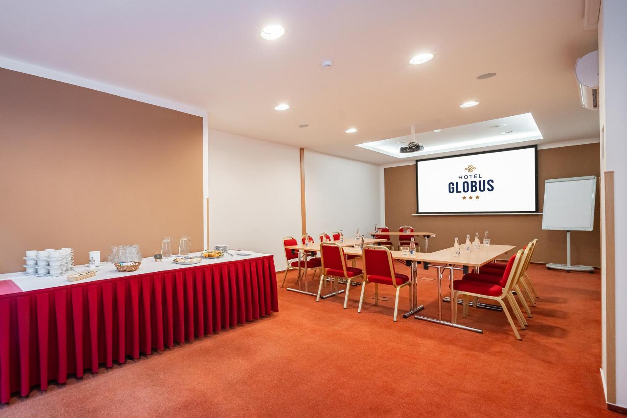 Hotel Globus 3*