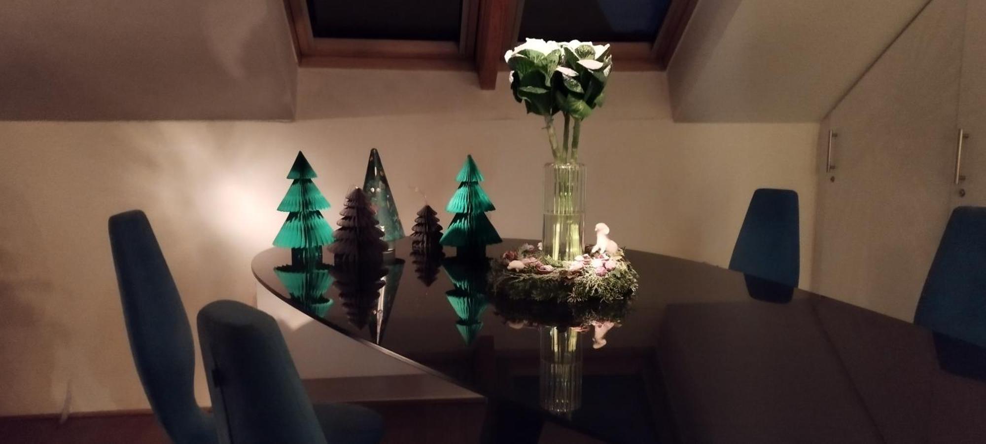 Guestrooms, Rooftop With Garden, Spacious Living Room, Character And Fireplace Gasthof Prag