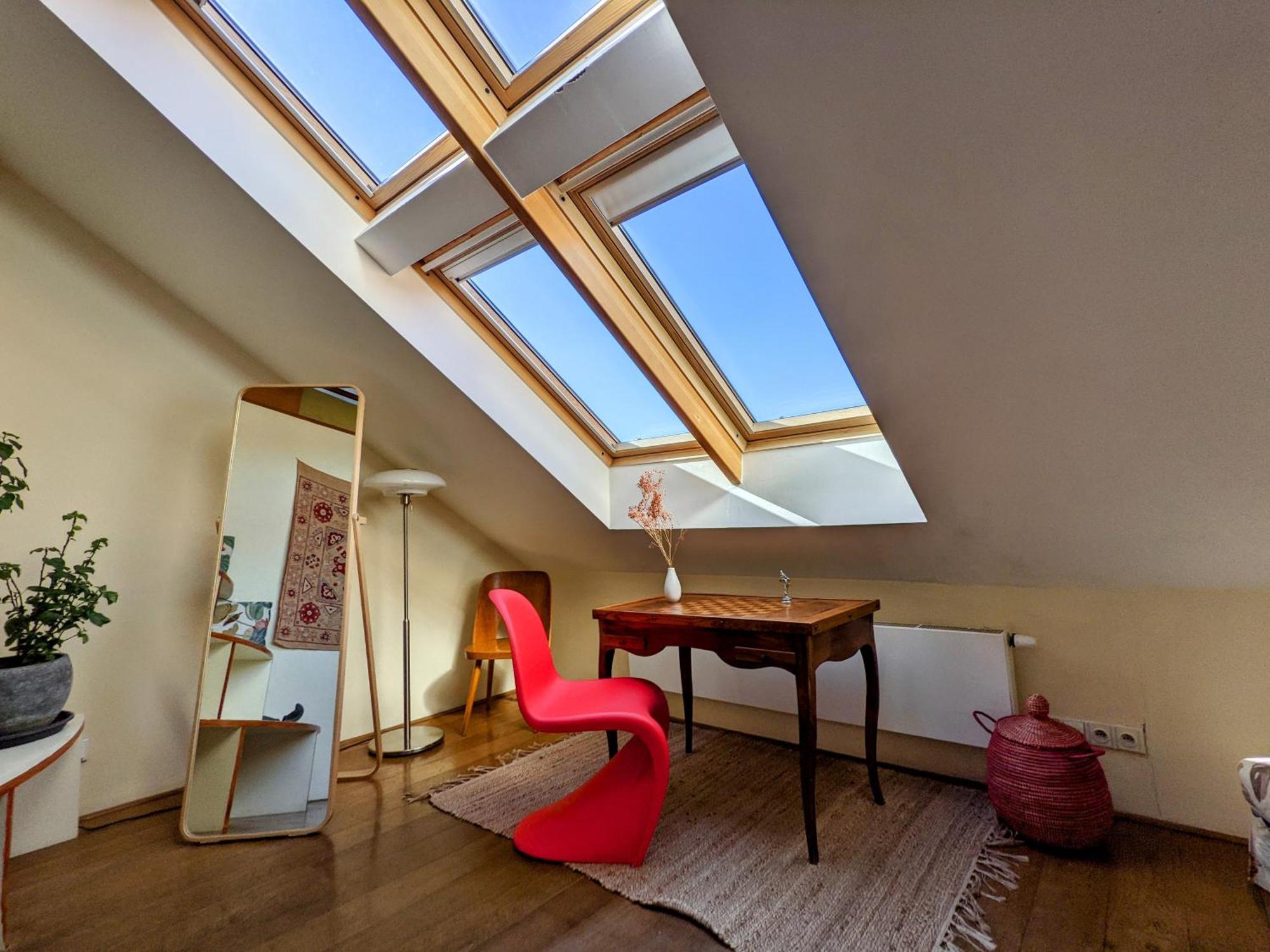 Gasthof Guestrooms, Rooftop With Garden, Spacious Living Room, Character And Fireplace Prag