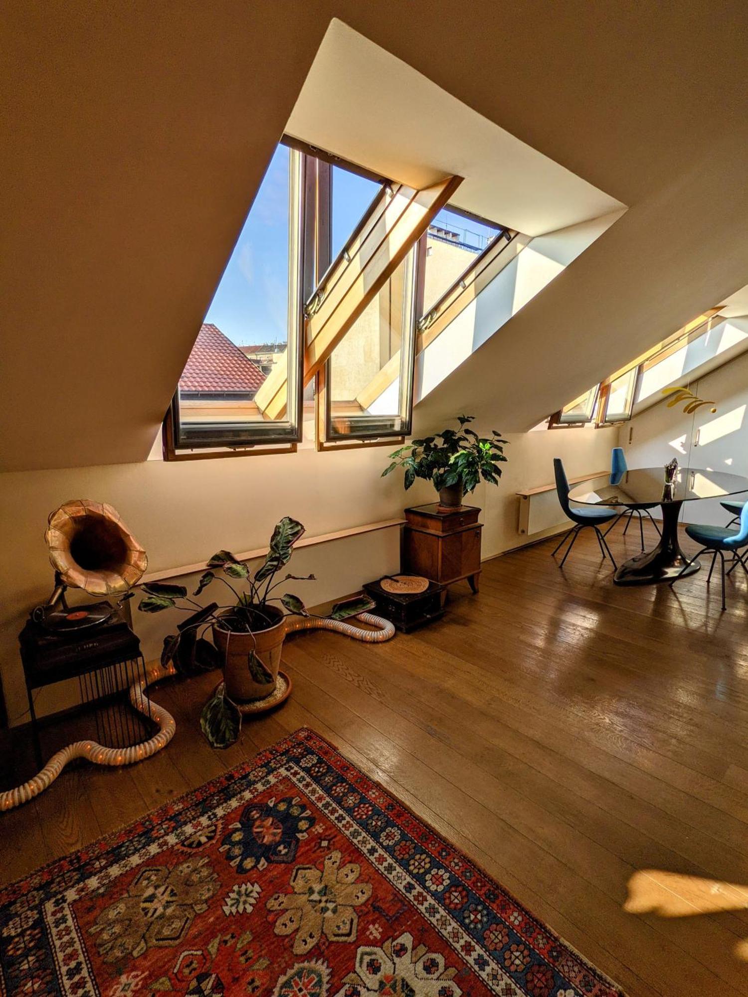 Gasthof Guestrooms, Rooftop With Garden, Spacious Living Room, Character And Fireplace *
