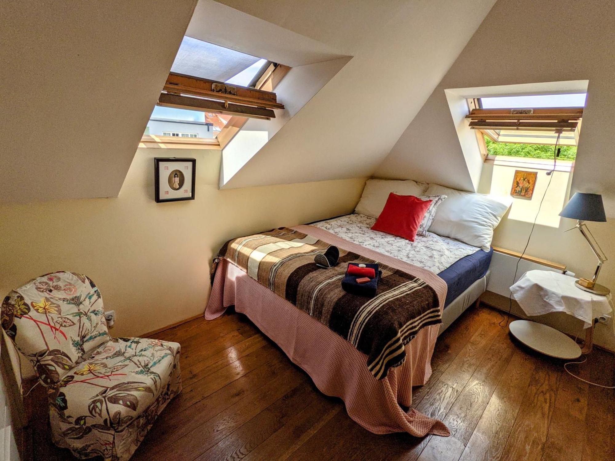 Guestrooms, Rooftop With Garden, Spacious Living Room, Character And Fireplace Gasthof *