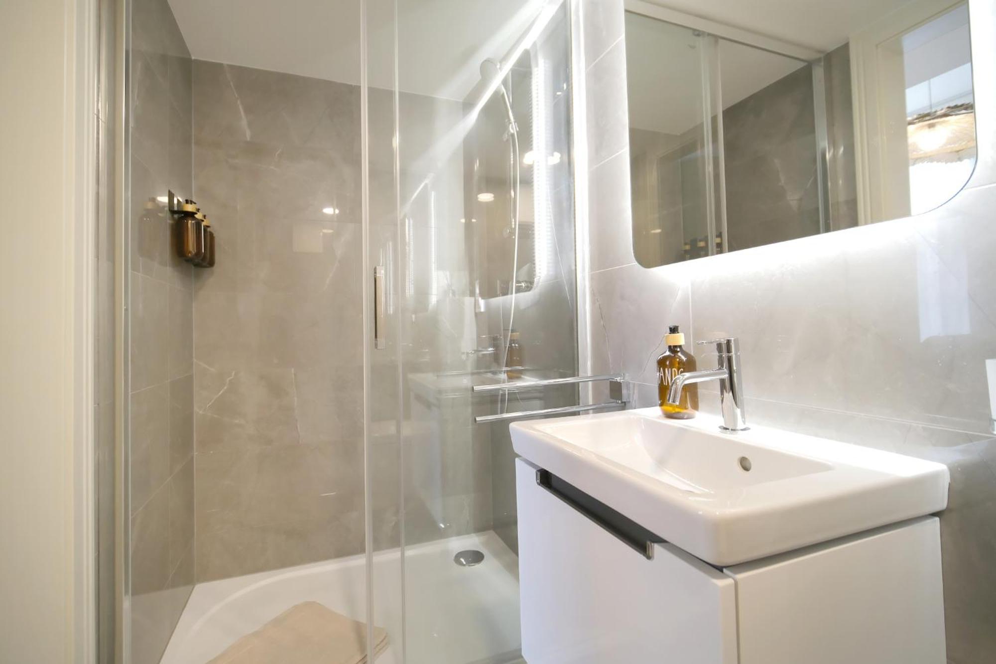 Luxemi I Center Premium