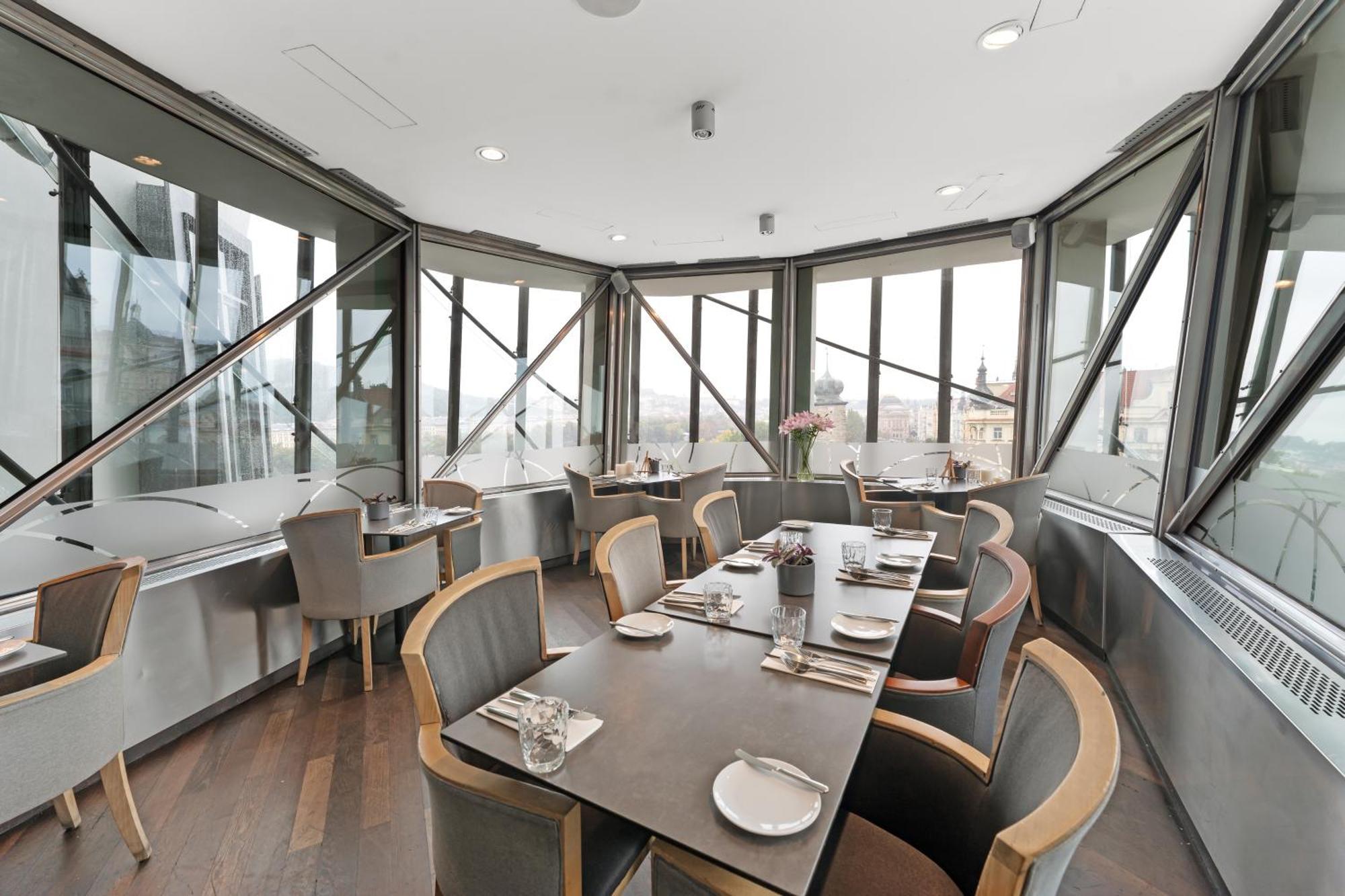 Dancing House - Tancici Dum 4* Praga