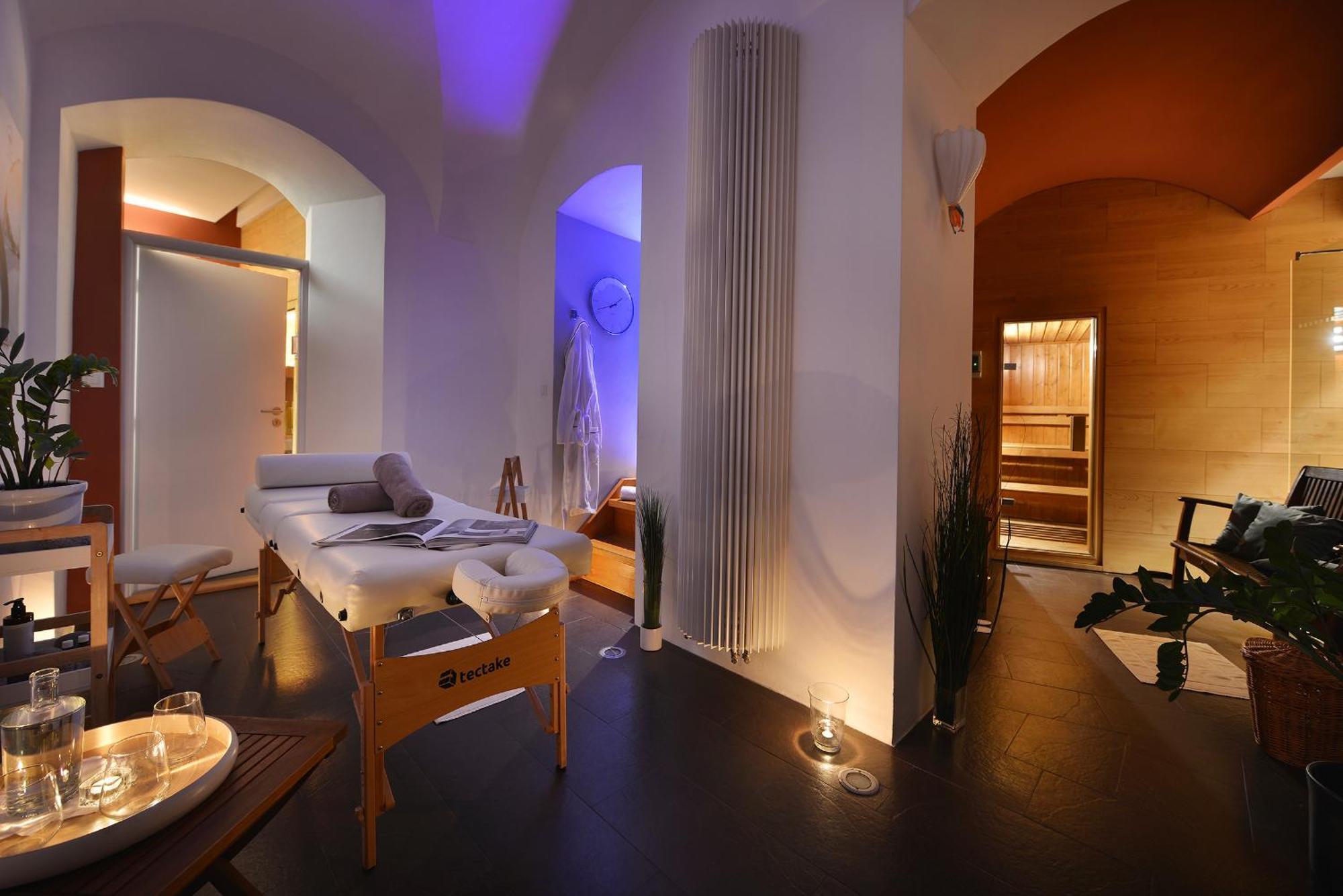 Hotel Design Neruda 4*