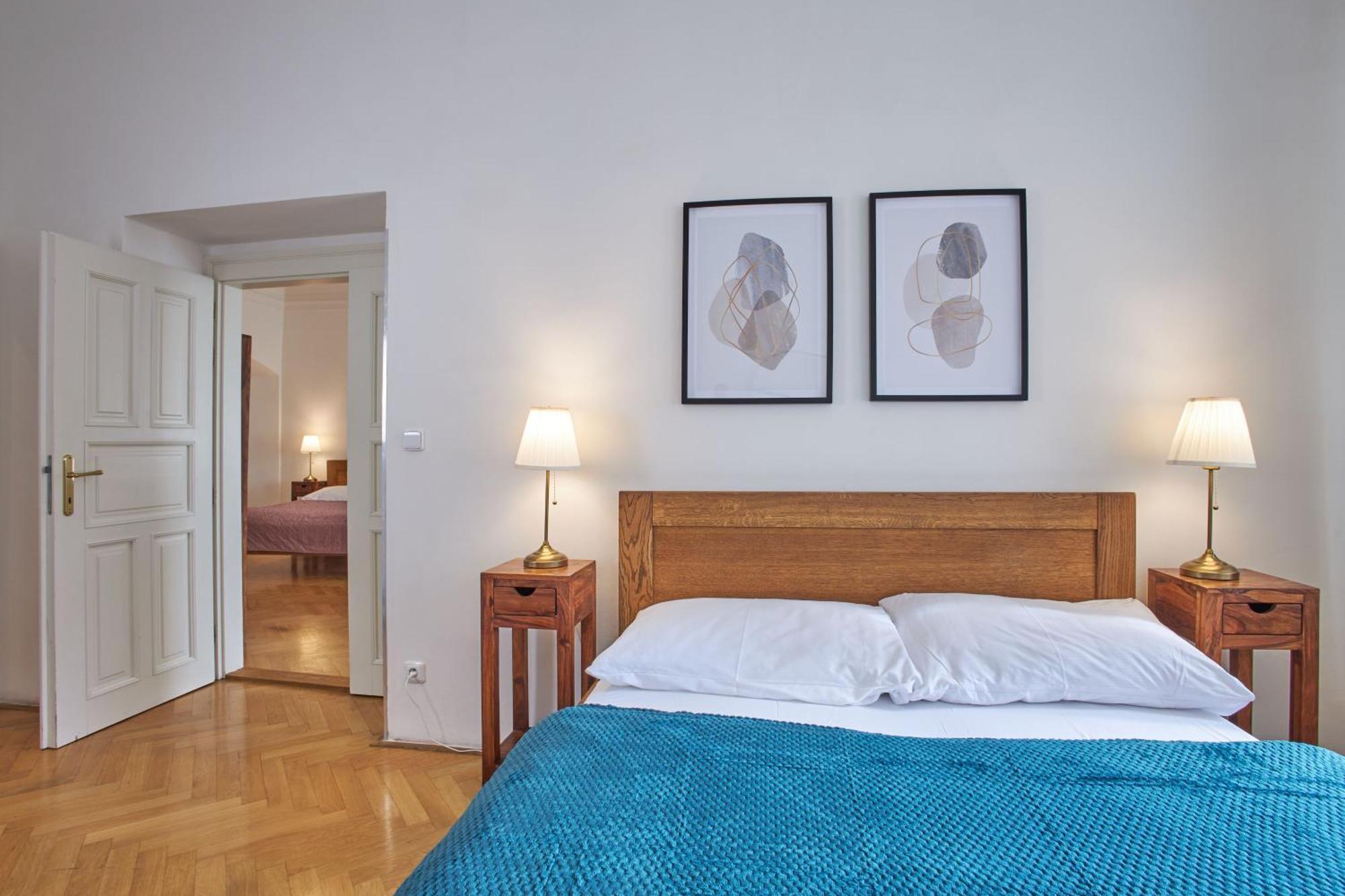Charles Bridge Apartment *